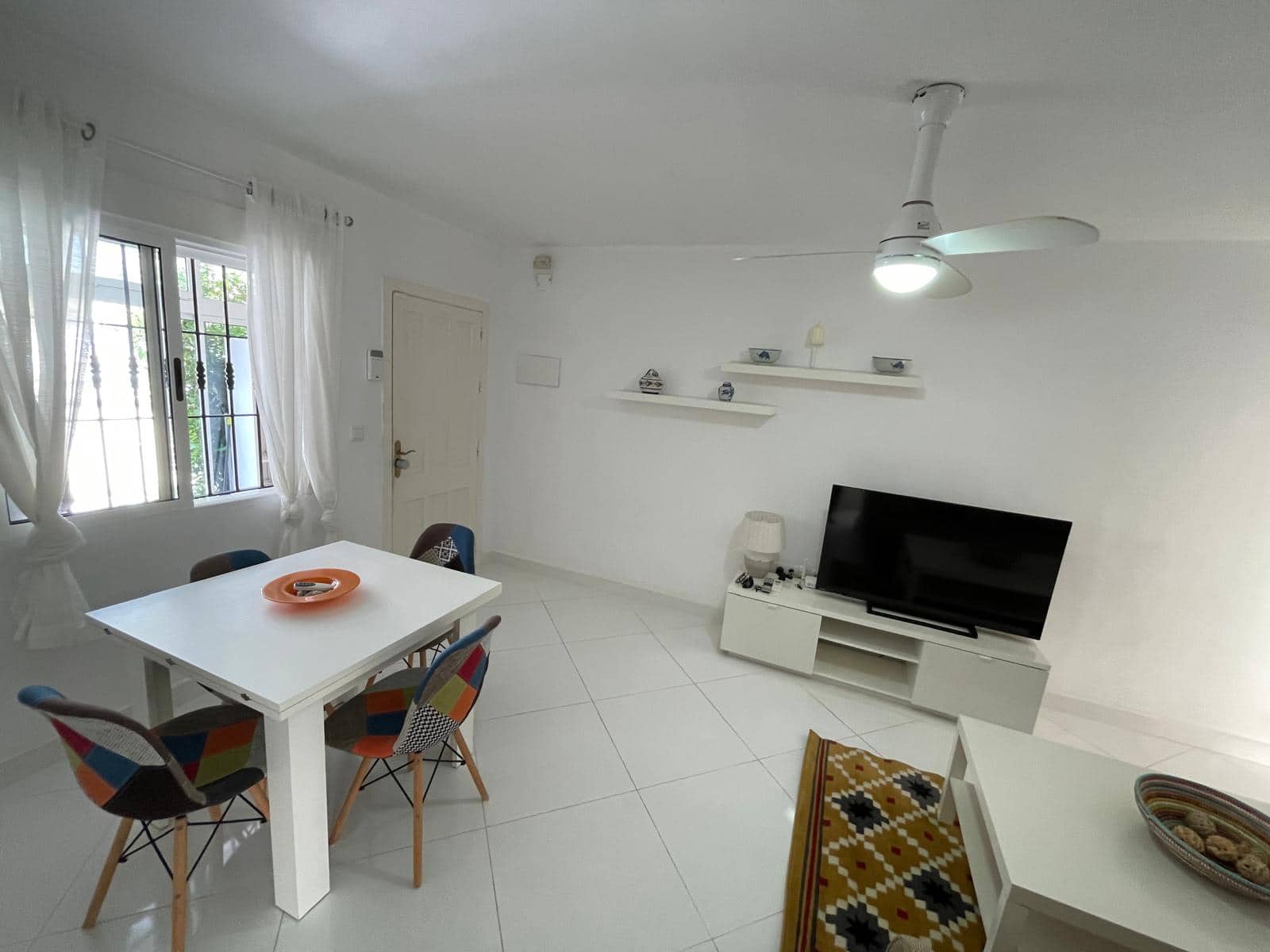 Casa de 2 habitaciones en Torrevieja en alquiler - 700 € (Ref: 9143724)