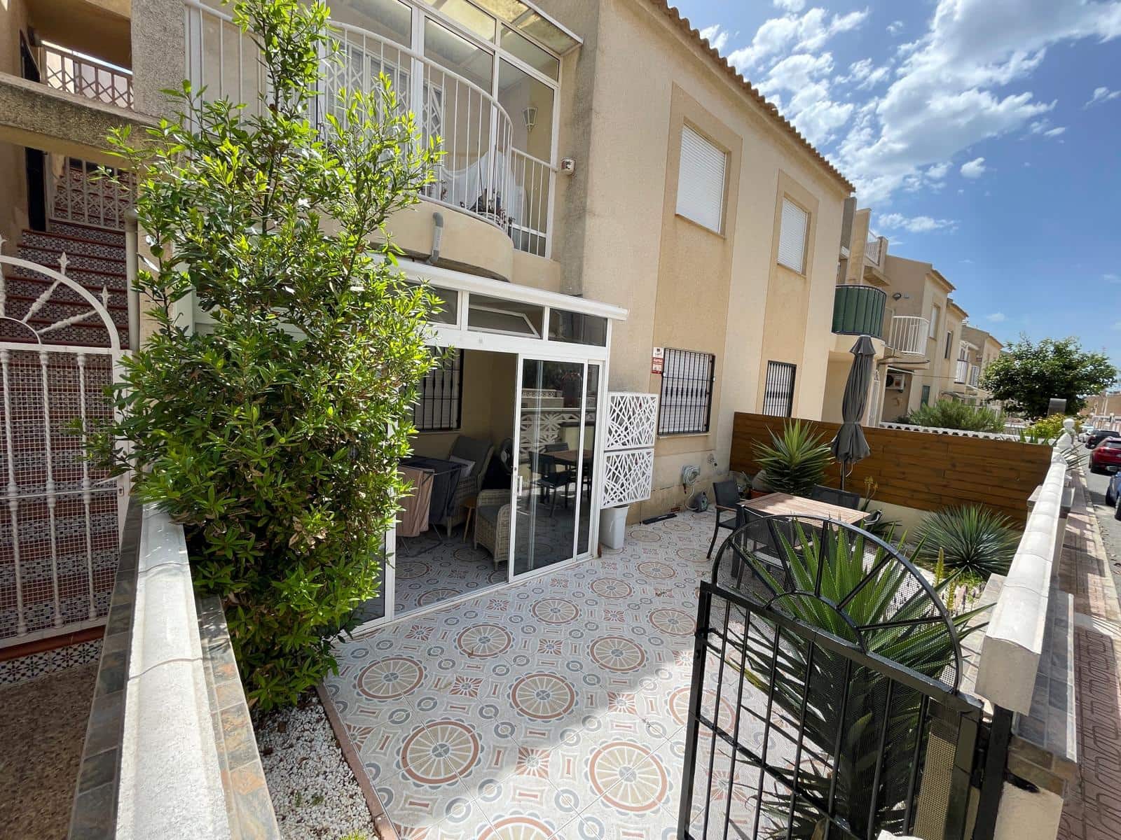 Casa de 2 habitaciones en Torrevieja en alquiler - 700 € (Ref: 9143724)