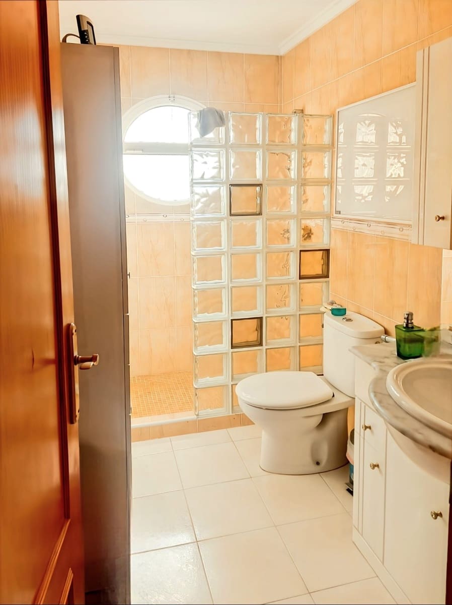 3 soveværelse Rækkehus til salg i Torrevieja med swimmingpool - € 199.900 (Ref: 9388169)