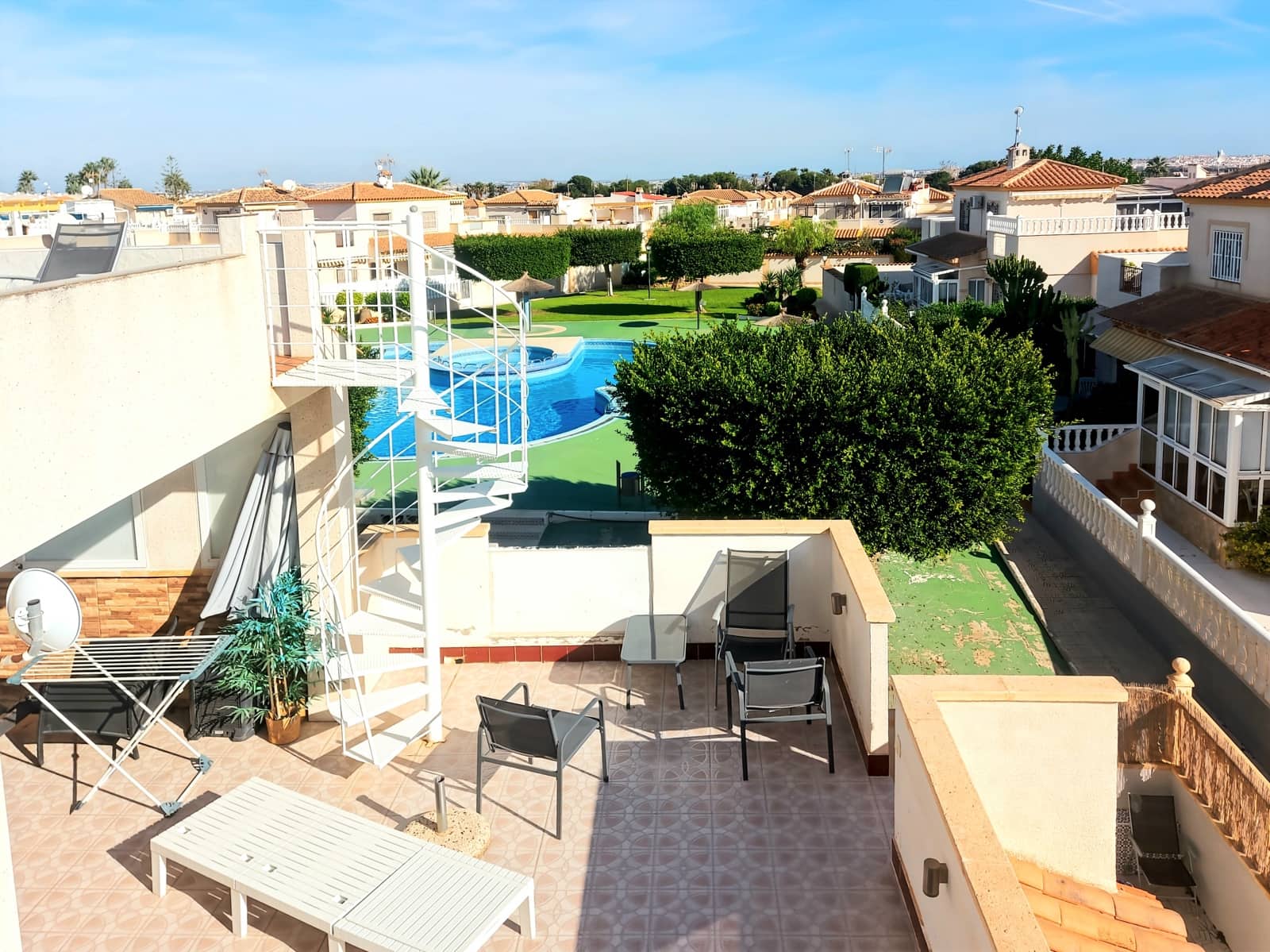 3 soveværelse Rækkehus til salg i Torrevieja med swimmingpool - € 199.900 (Ref: 9388169)