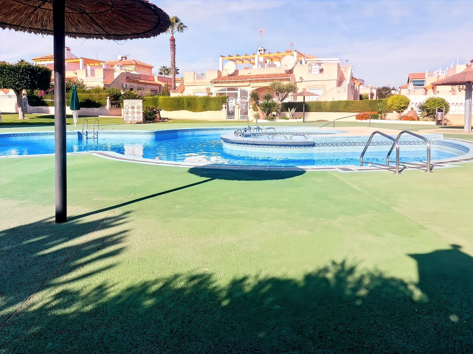 3 soveværelse Rækkehus til salg i Torrevieja med swimmingpool - € 199.900 (Ref: 9388169)