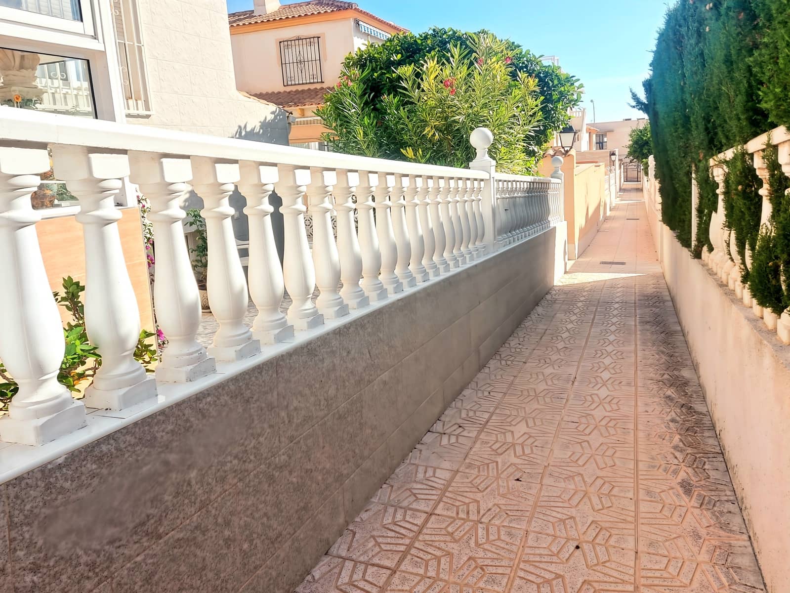 3 soveværelse Rækkehus til salg i Torrevieja med swimmingpool - € 199.900 (Ref: 9388169)