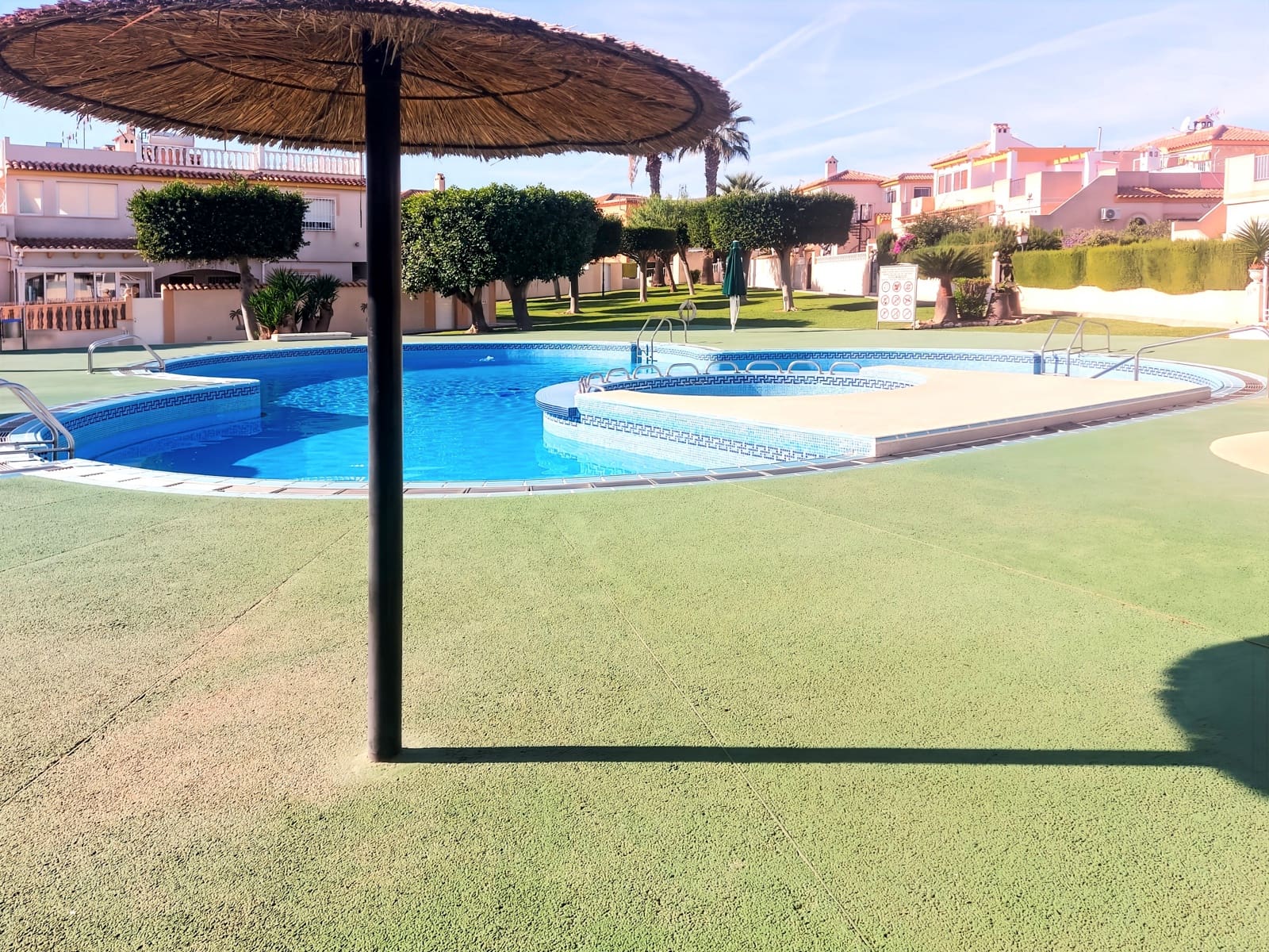 3 soveværelse Rækkehus til salg i Torrevieja med swimmingpool - € 199.900 (Ref: 9388169)