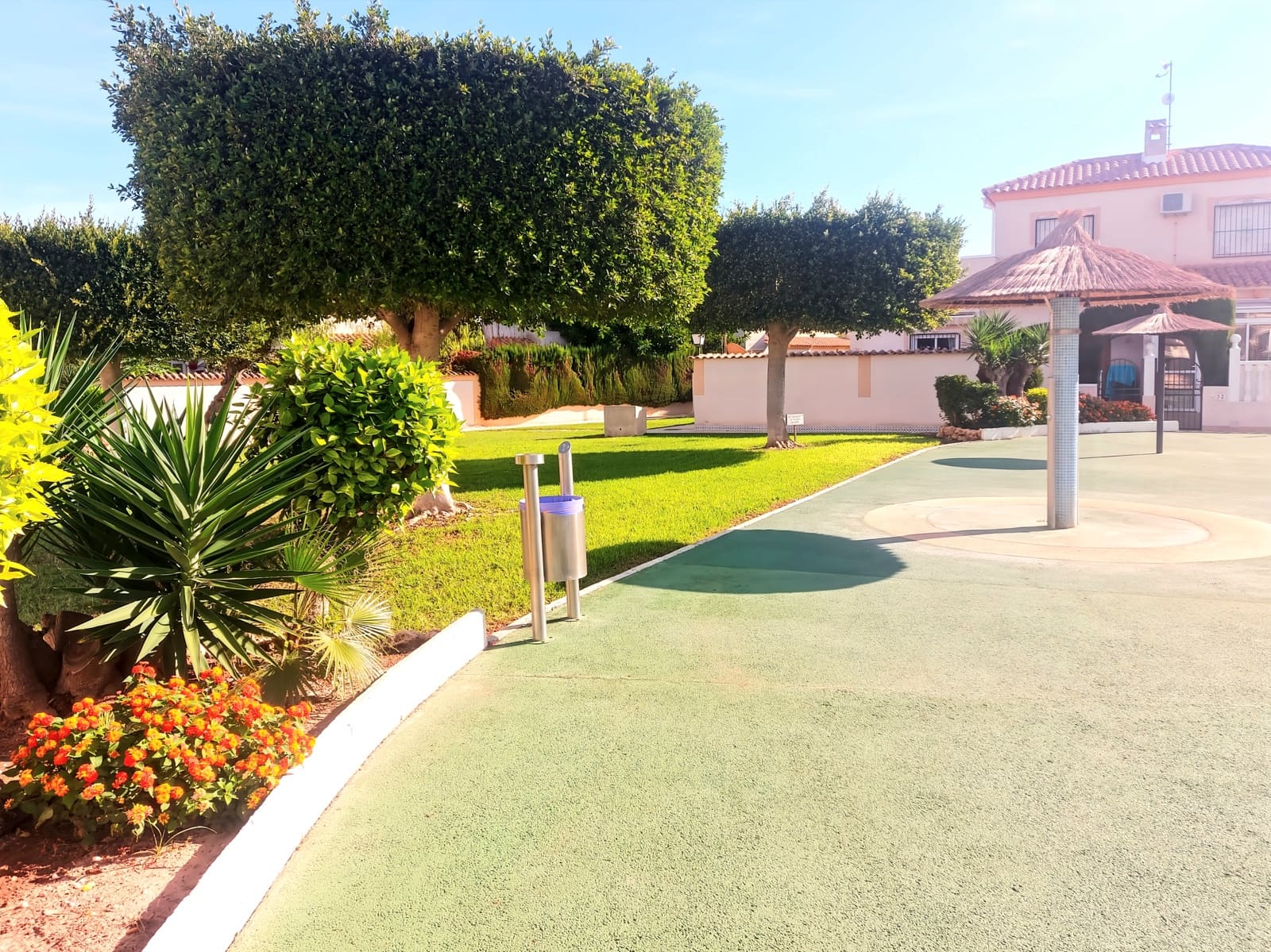 3 soveværelse Rækkehus til salg i Torrevieja med swimmingpool - € 199.900 (Ref: 9388169)