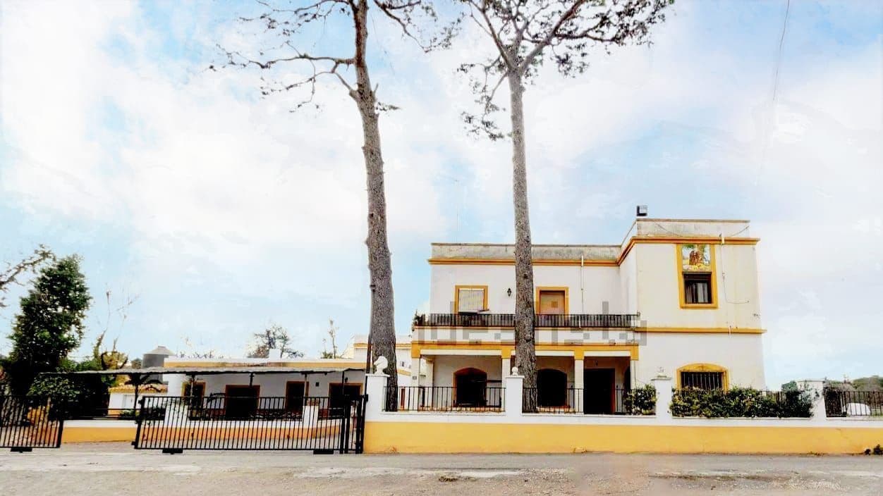 10 bedroom Villa for sale in Riba-roja de Turia with garage - € 599,000 (Ref: 10015052)