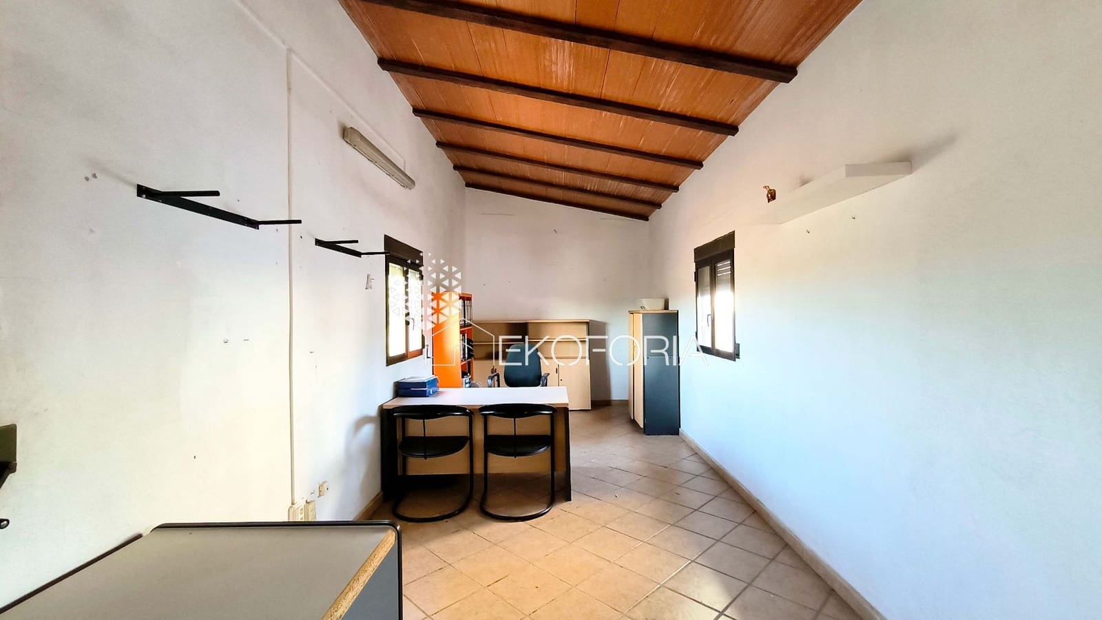 10 bedroom Villa for sale in Riba-roja de Turia with garage - € 599,000 (Ref: 10015052)