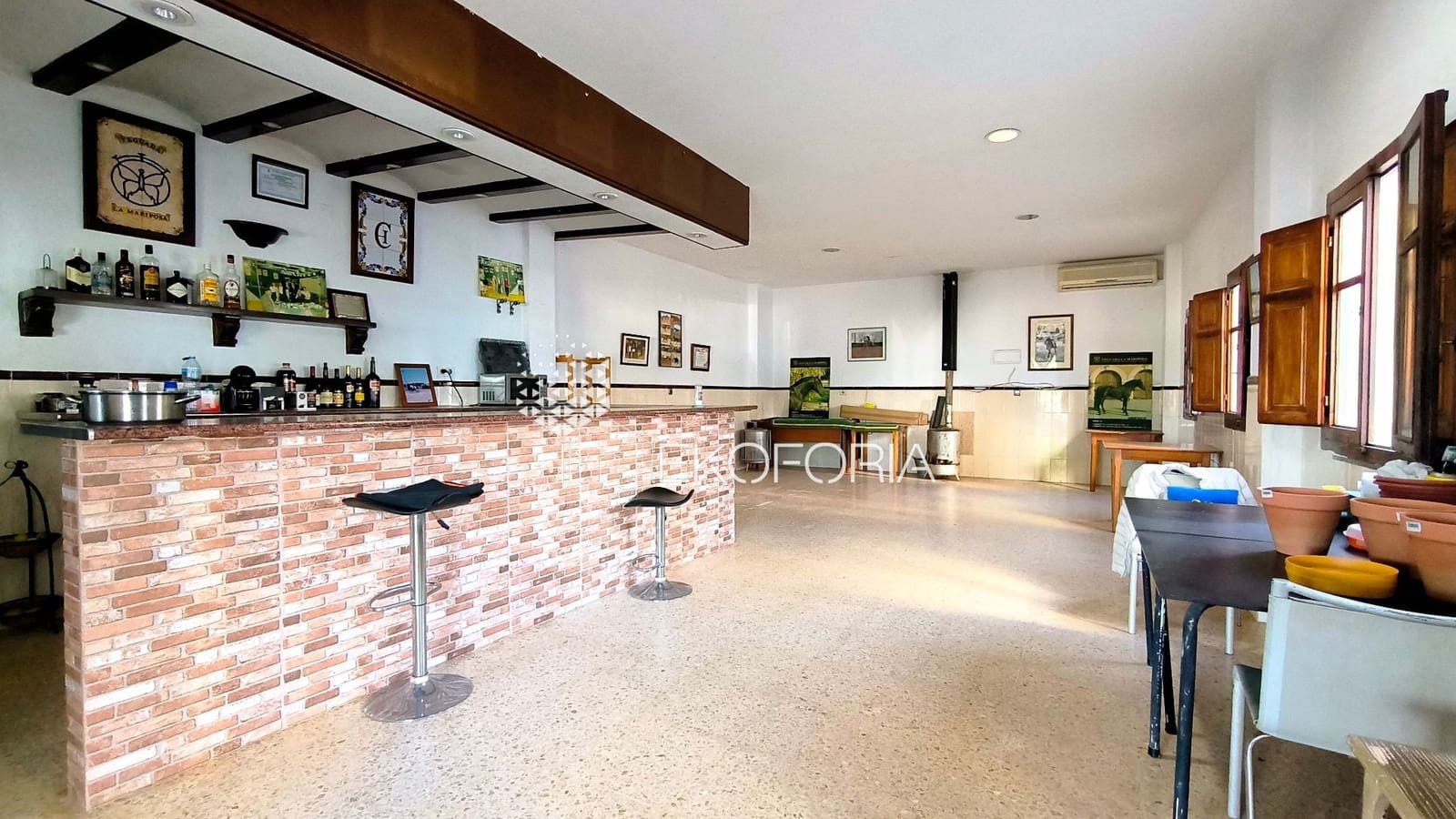 10 bedroom Villa for sale in Riba-roja de Turia with garage - € 599,000 (Ref: 10015052)