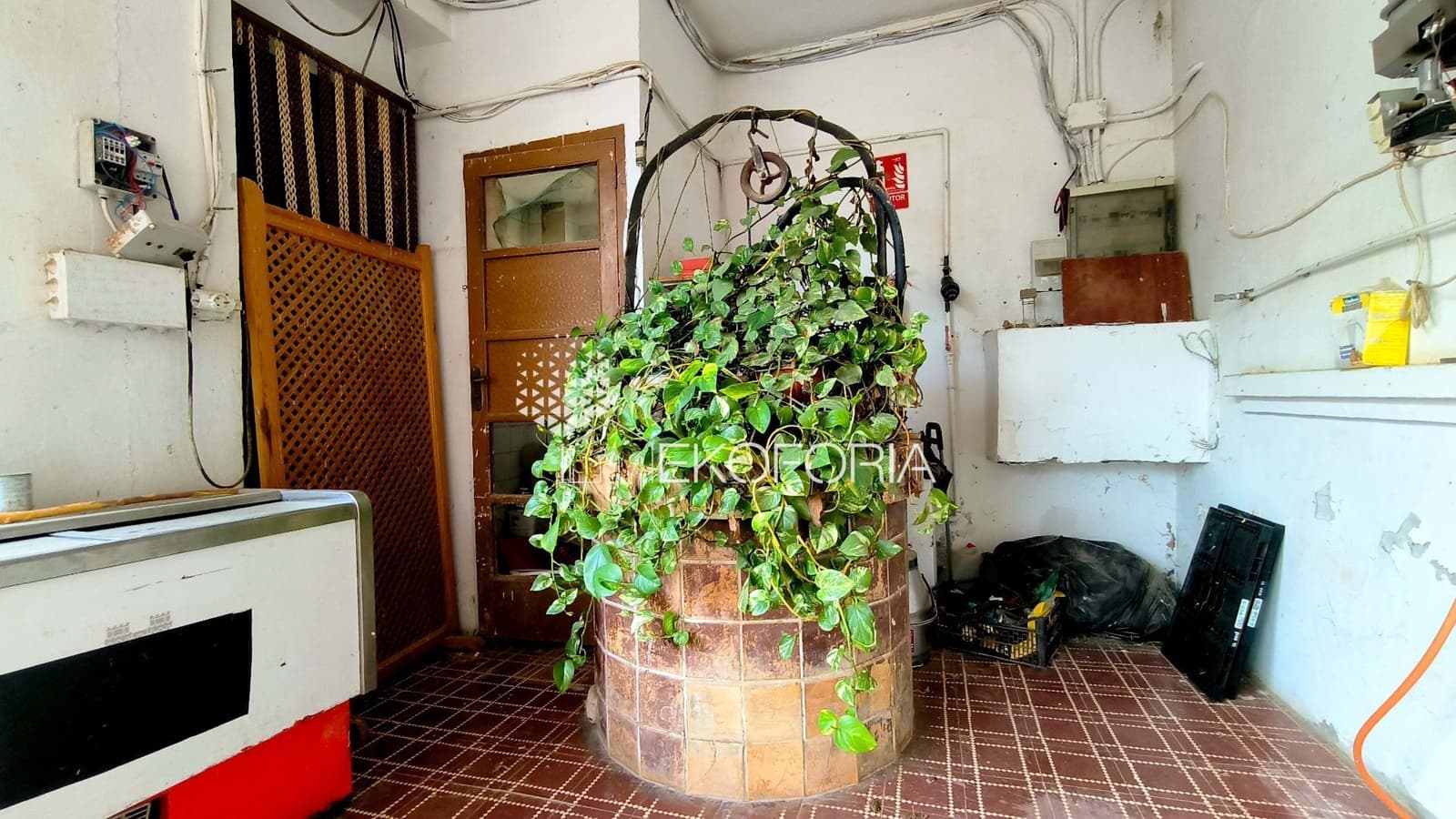 10 bedroom Villa for sale in Riba-roja de Turia with garage - € 599,000 (Ref: 10015052)