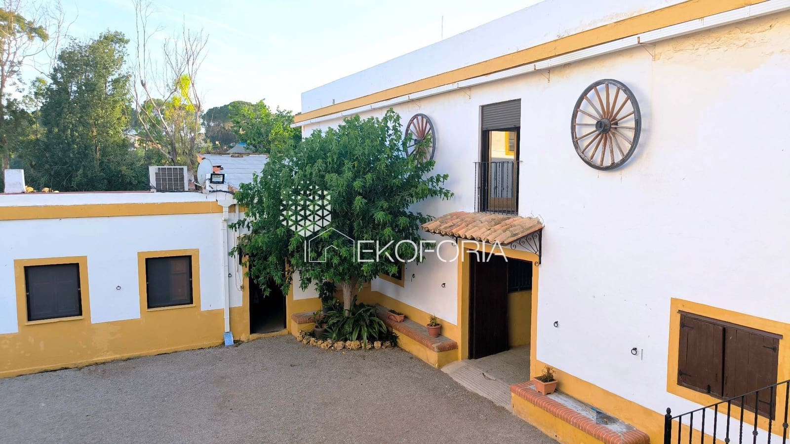 10 bedroom Villa for sale in Riba-roja de Turia with garage - € 599,000 (Ref: 10015052)