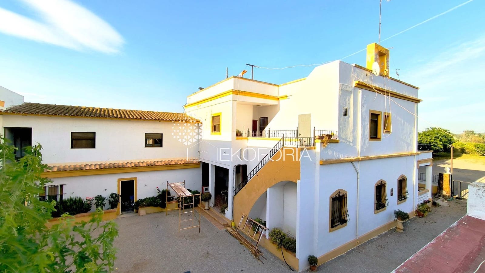 10 bedroom Villa for sale in Riba-roja de Turia with garage - € 599,000 (Ref: 10015052)
