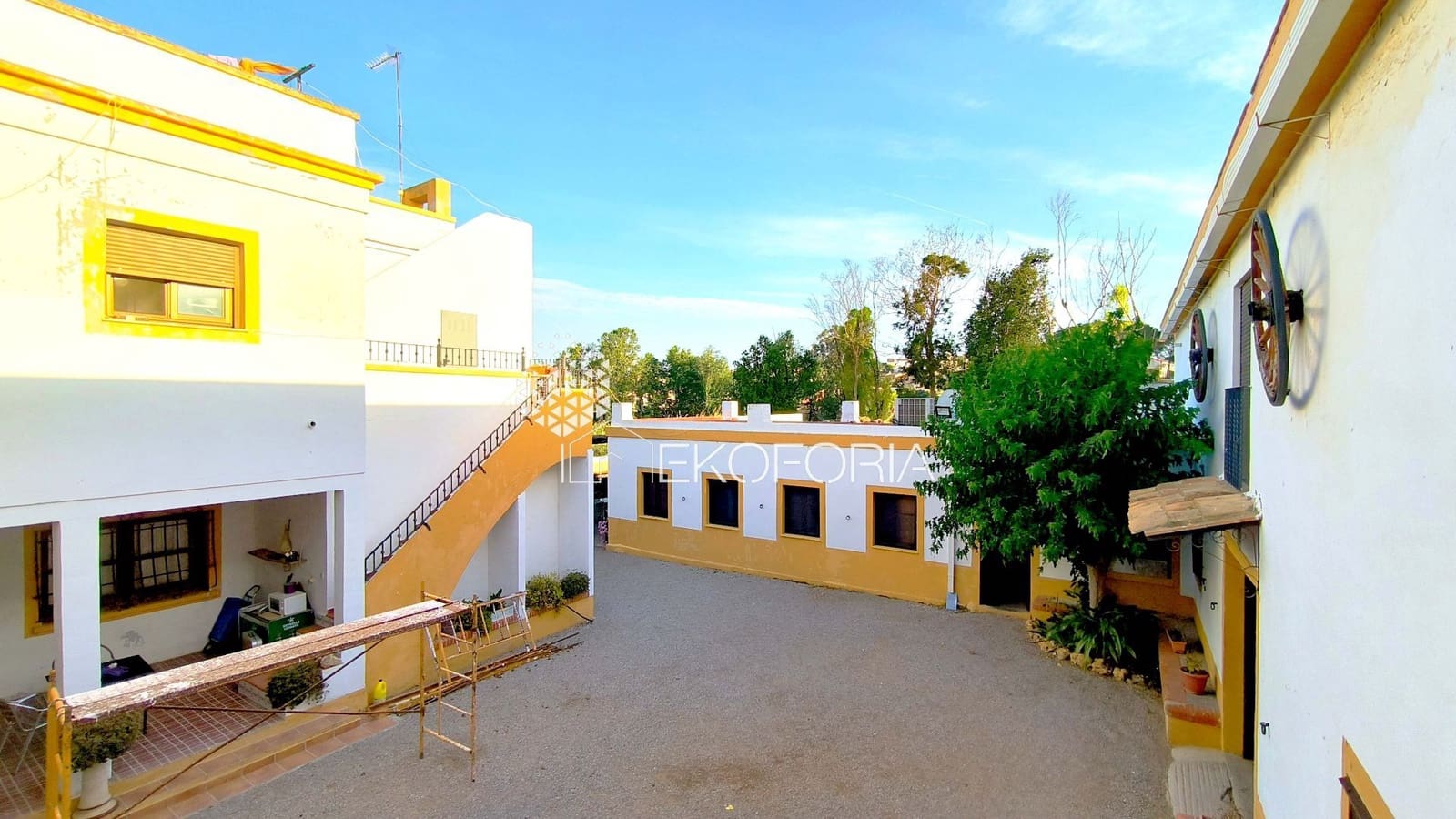 10 bedroom Villa for sale in Riba-roja de Turia with garage - € 599,000 (Ref: 10015052)