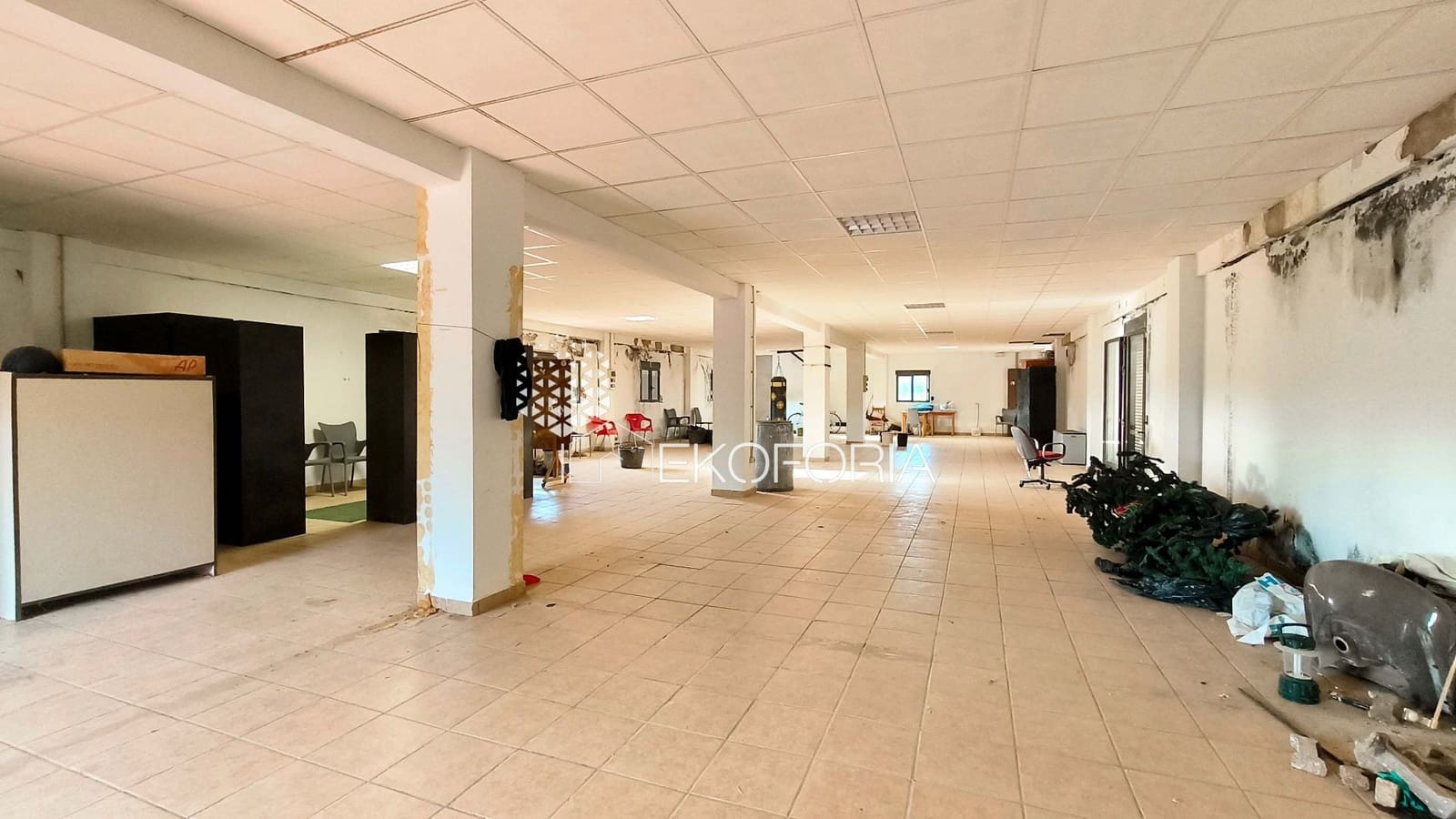 10 bedroom Villa for sale in Riba-roja de Turia with garage - € 599,000 (Ref: 10015052)