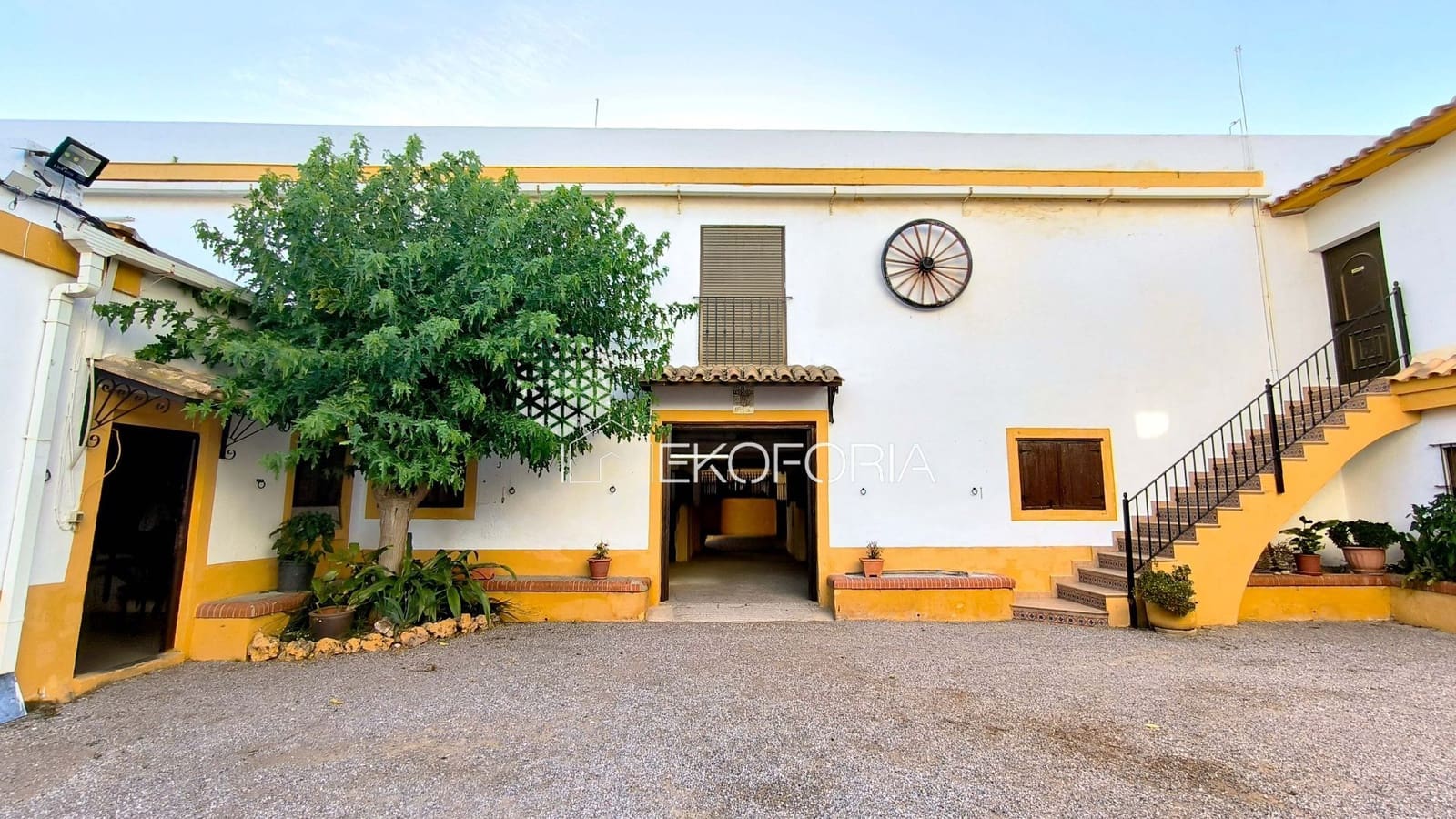10 bedroom Villa for sale in Riba-roja de Turia with garage - € 599,000 (Ref: 10015052)
