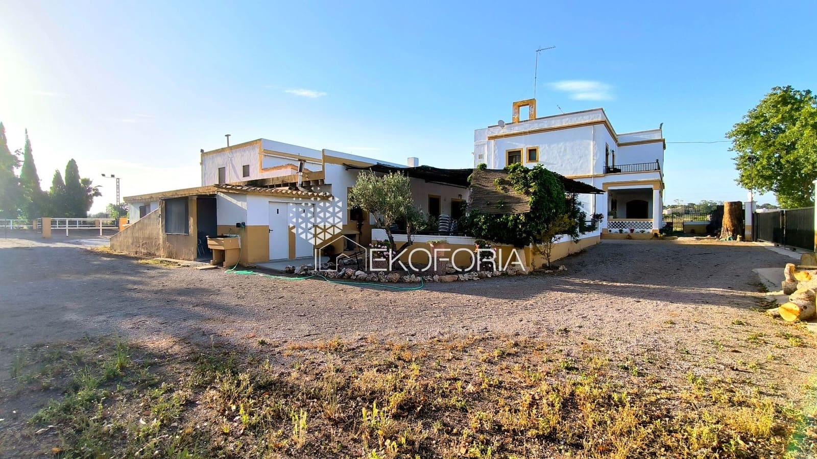 10 bedroom Villa for sale in Riba-roja de Turia with garage - € 599,000 (Ref: 10015052)