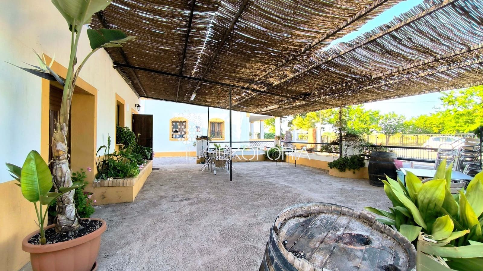 10 bedroom Villa for sale in Riba-roja de Turia with garage - € 599,000 (Ref: 10015052)