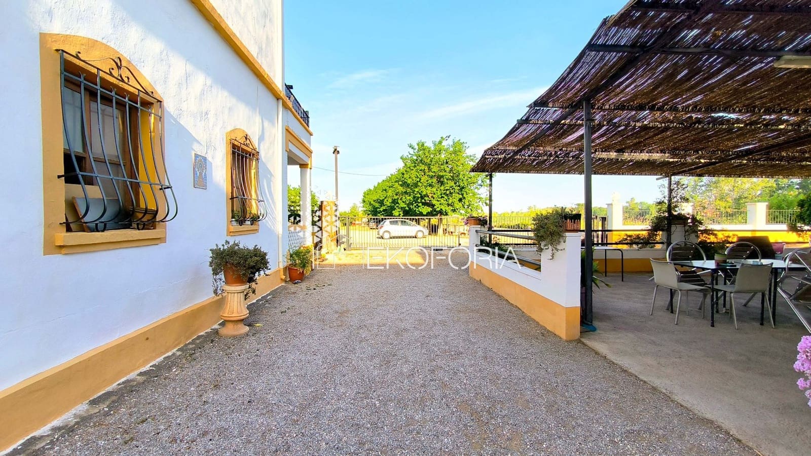 10 bedroom Villa for sale in Riba-roja de Turia with garage - € 599,000 (Ref: 10015052)