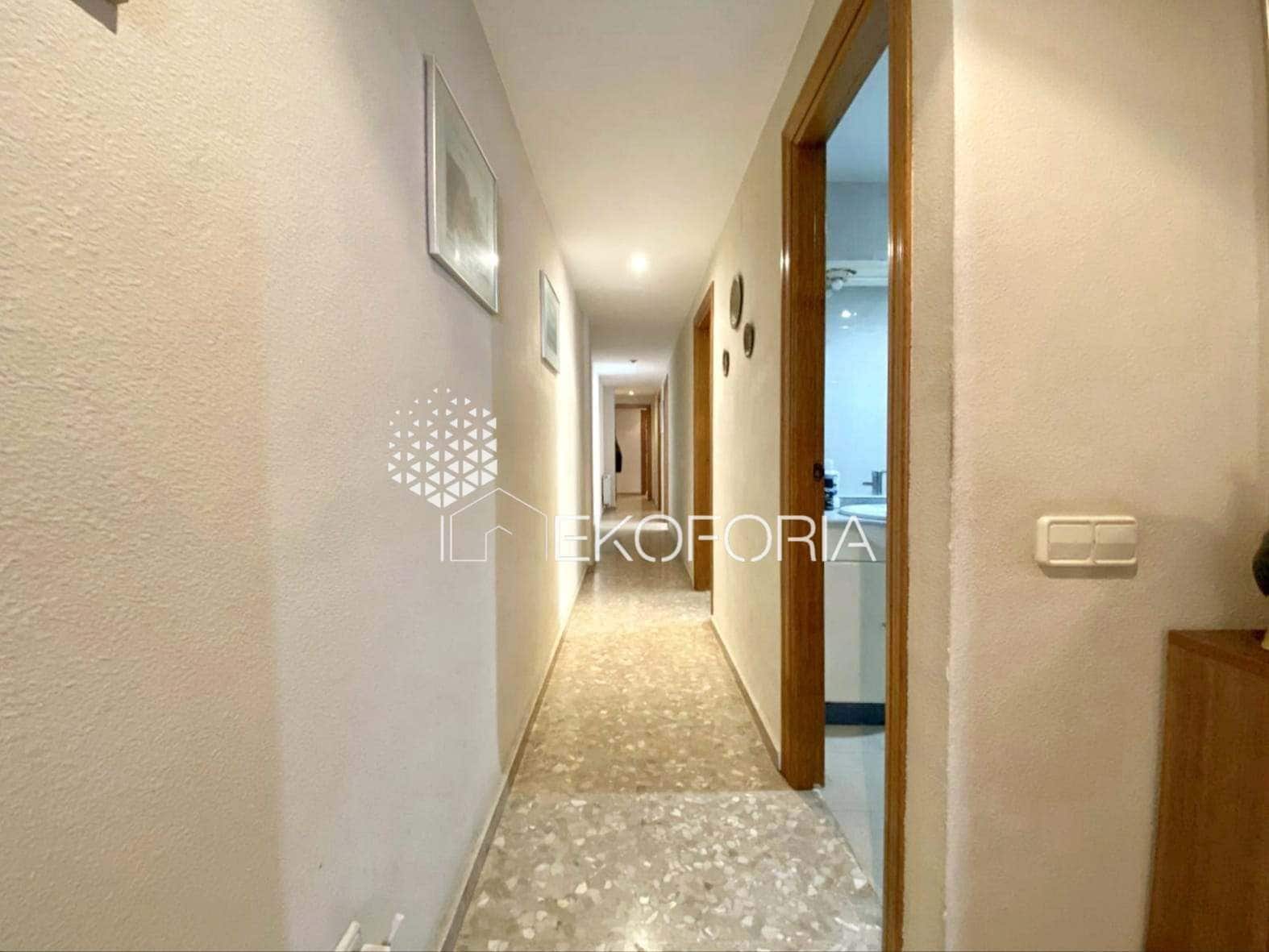 4 slaapkamer Flat te koop in Valencia stad met garage - € 299.000 (Ref: 10015053)