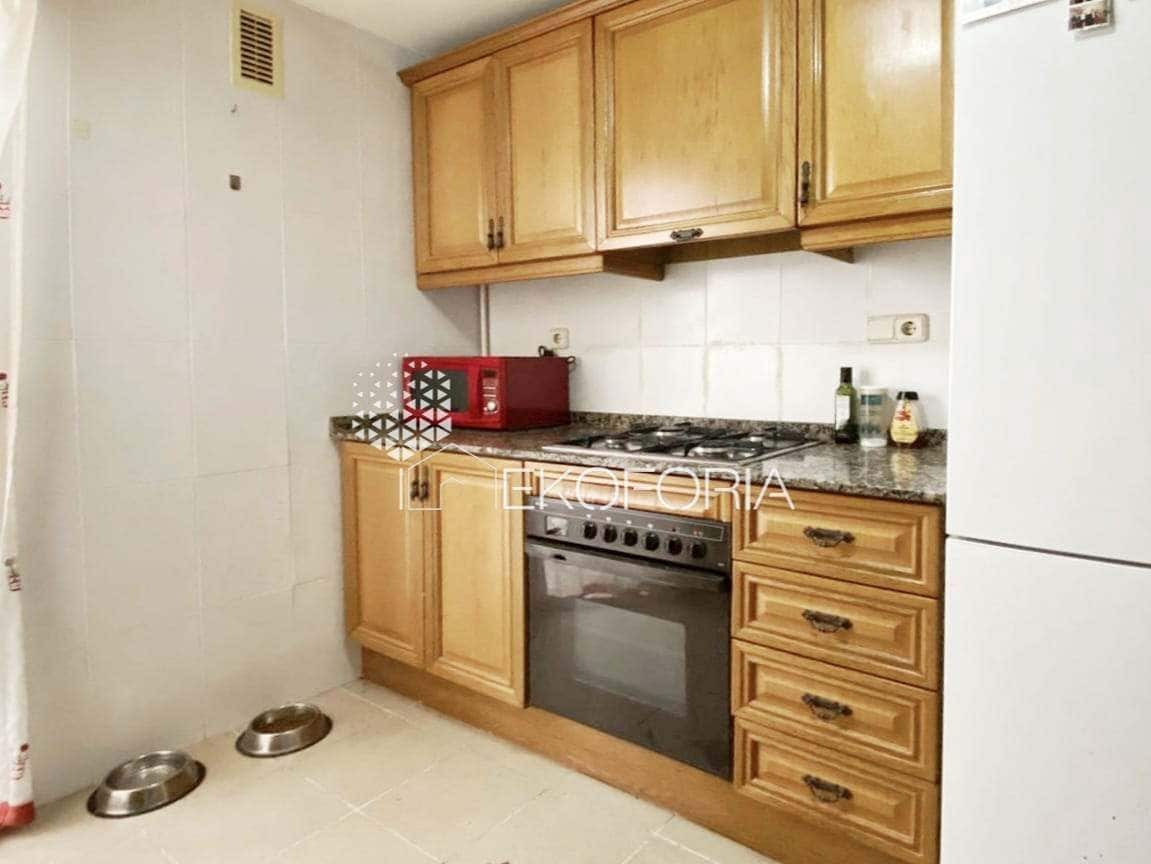 4 slaapkamer Flat te koop in Valencia stad met garage - € 299.000 (Ref: 10015053)