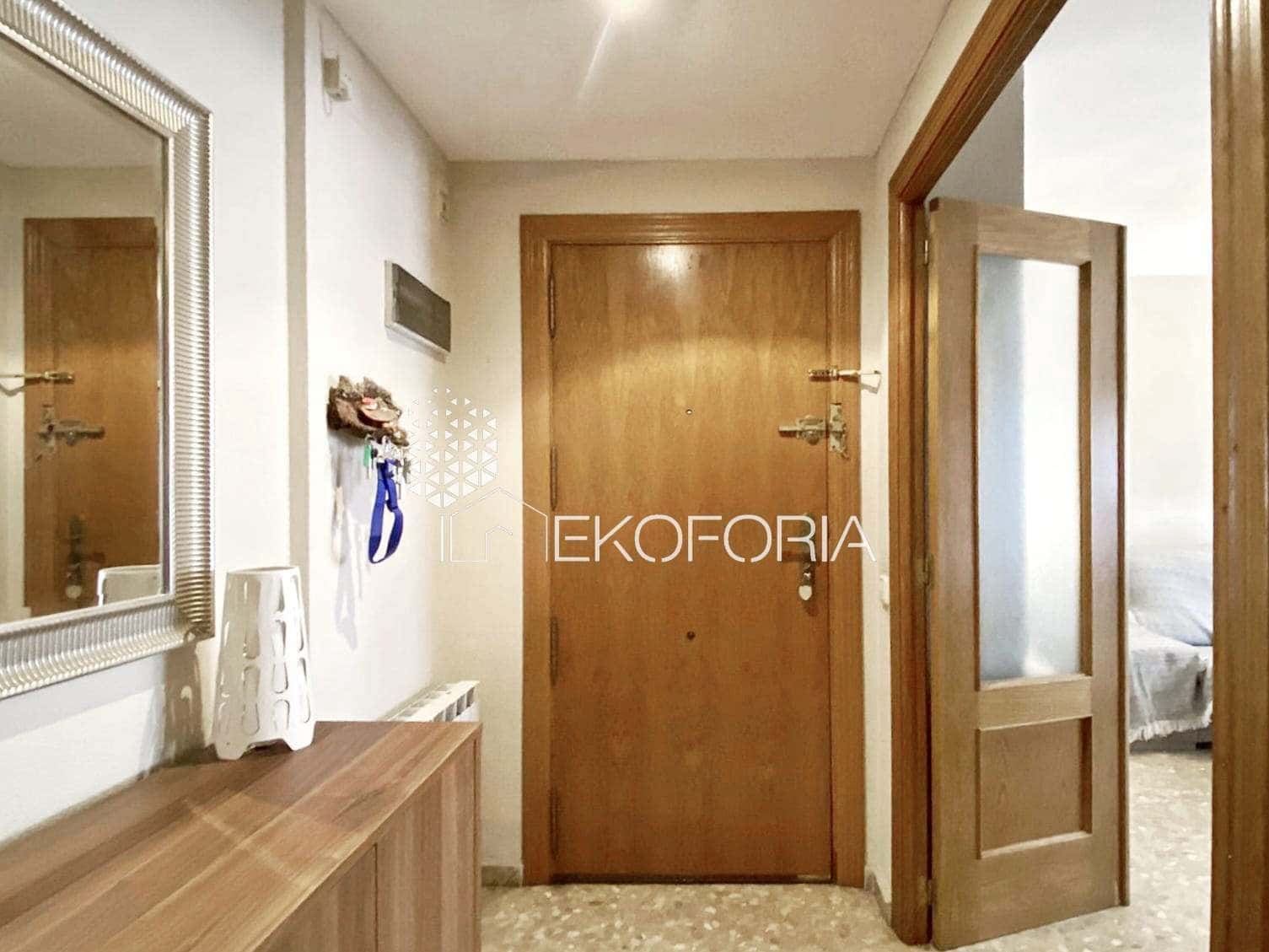 4 slaapkamer Flat te koop in Valencia stad met garage - € 299.000 (Ref: 10015053)