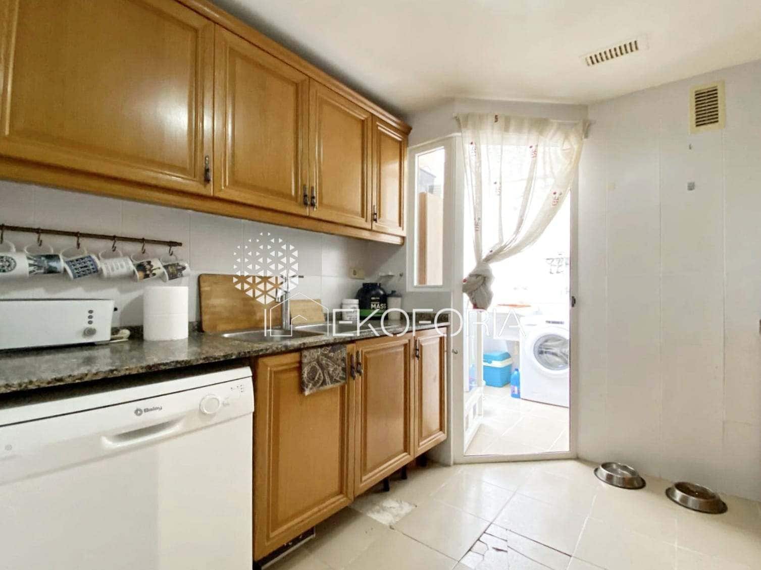 4 slaapkamer Flat te koop in Valencia stad met garage - € 299.000 (Ref: 10015053)