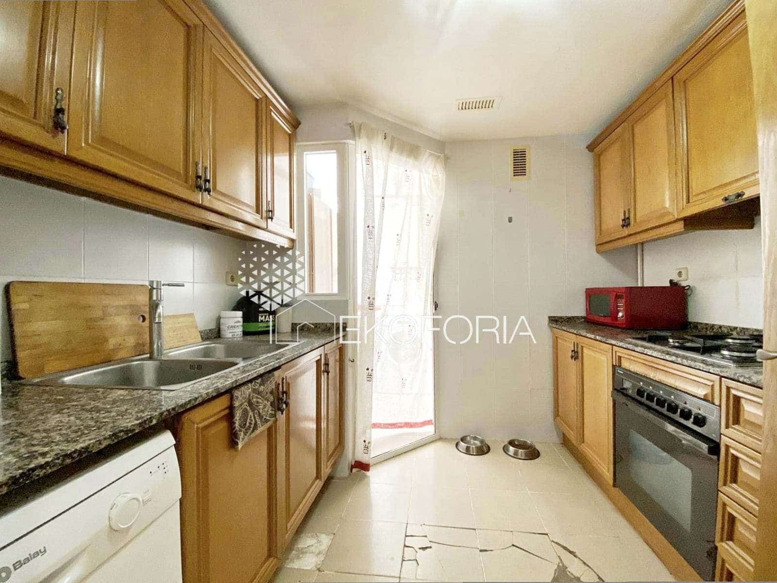 4 slaapkamer Flat te koop in Valencia stad met garage - € 299.000 (Ref: 10015053)