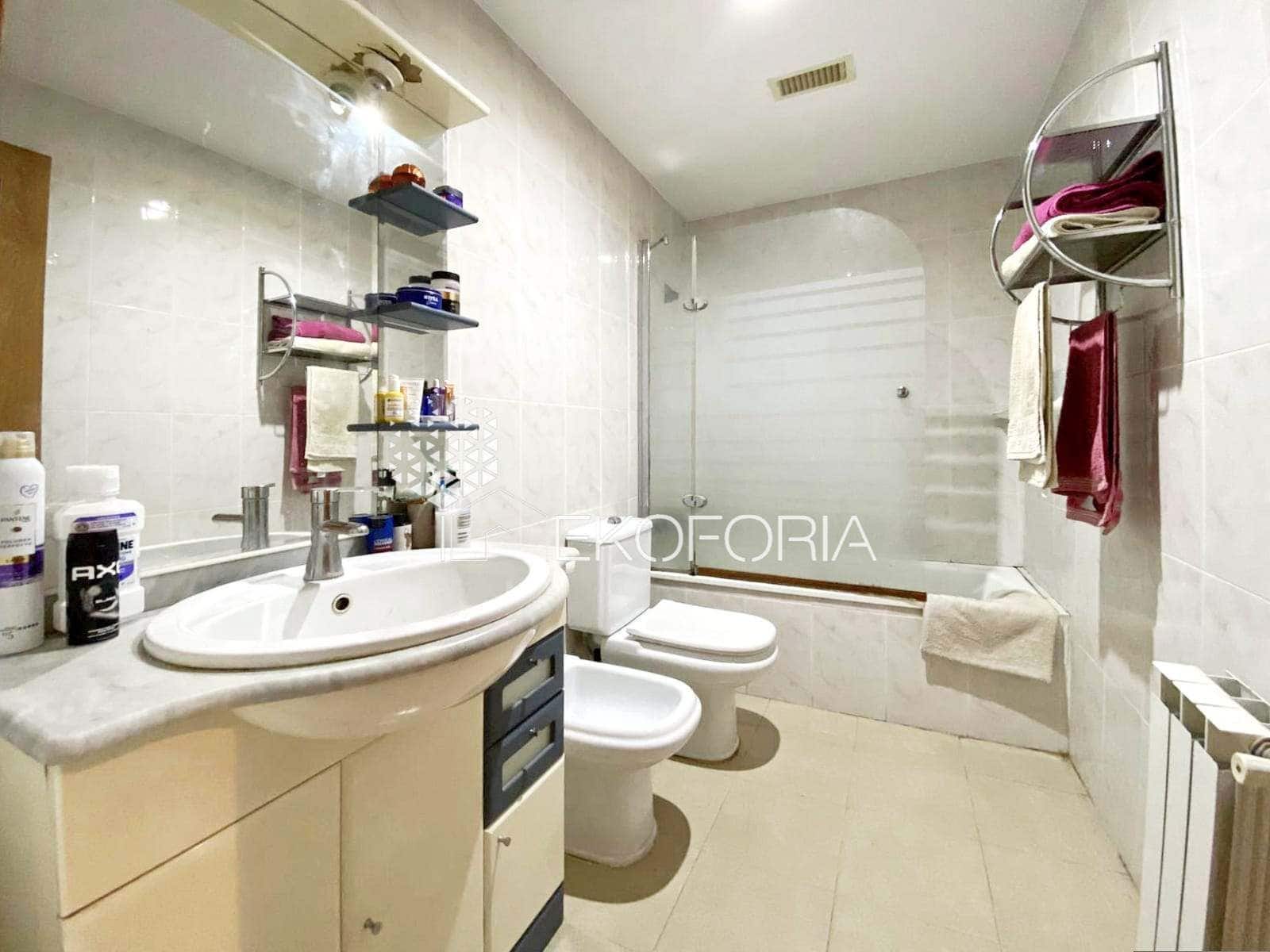 4 slaapkamer Flat te koop in Valencia stad met garage - € 299.000 (Ref: 10015053)