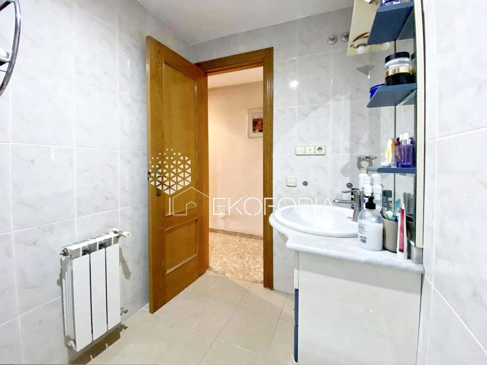 4 slaapkamer Flat te koop in Valencia stad met garage - € 299.000 (Ref: 10015053)