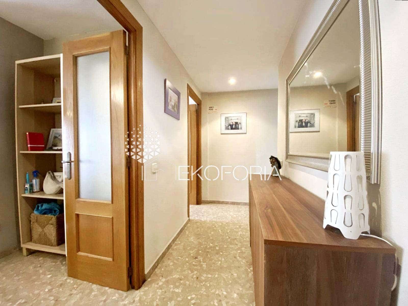 4 slaapkamer Flat te koop in Valencia stad met garage - € 299.000 (Ref: 10015053)