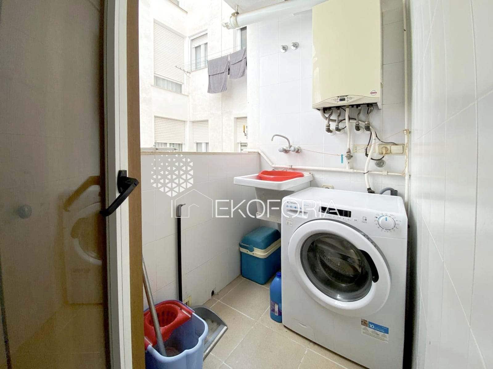4 slaapkamer Flat te koop in Valencia stad met garage - € 299.000 (Ref: 10015053)