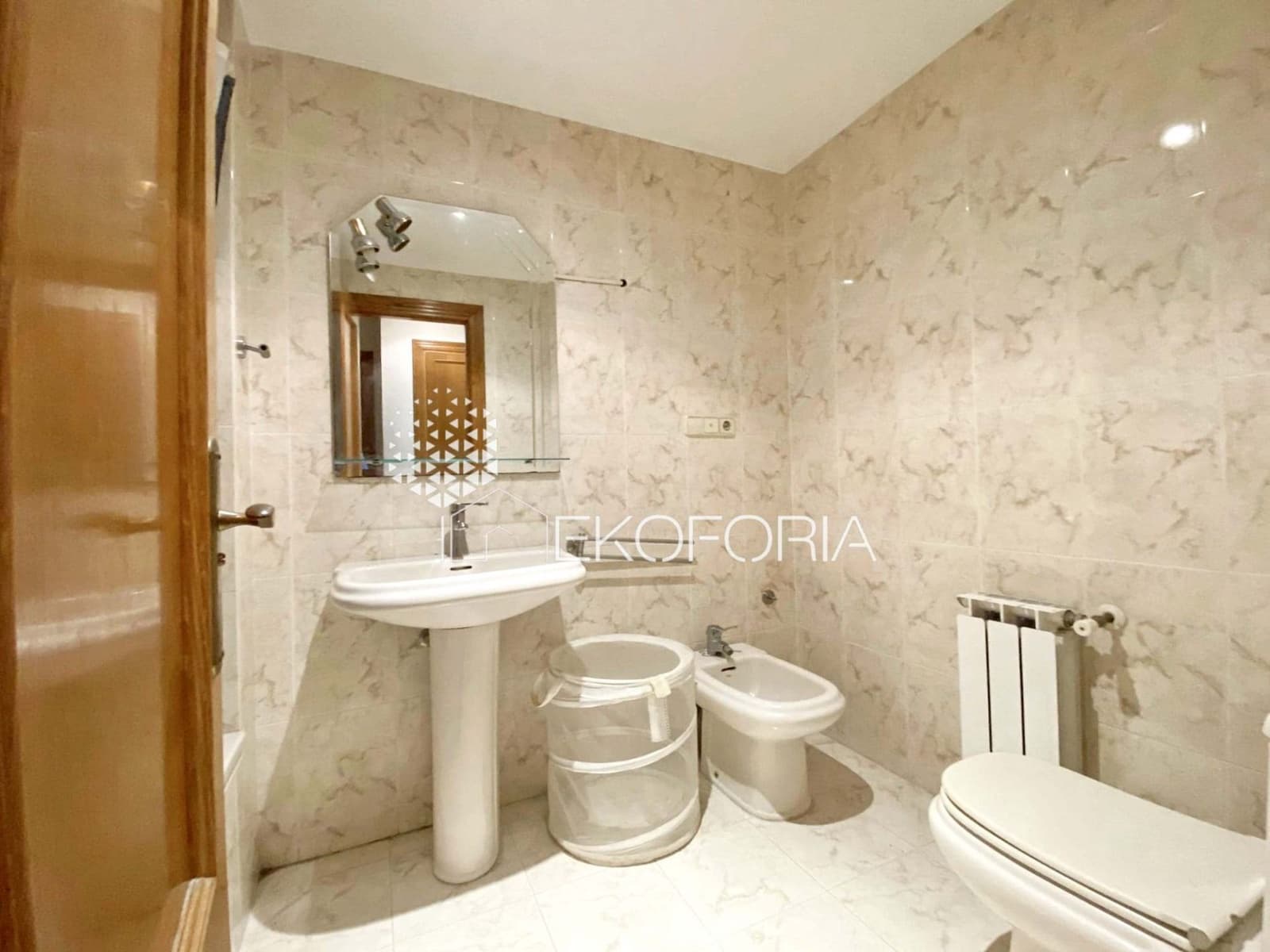 4 slaapkamer Flat te koop in Valencia stad met garage - € 299.000 (Ref: 10015053)