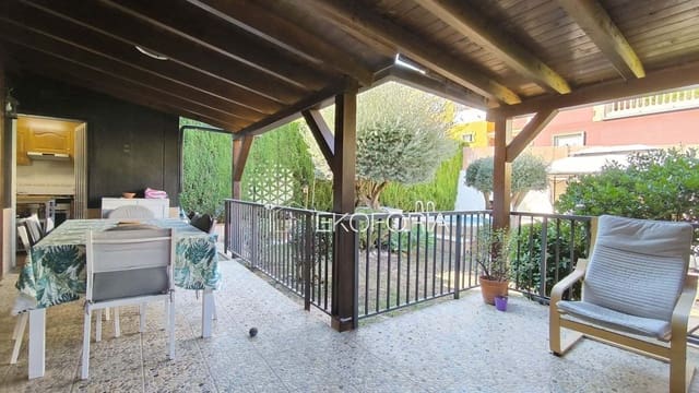 3 chambre Villa/Maison à vendre à Gilet avec piscine garage - 299 000 € (Ref: 9340726)