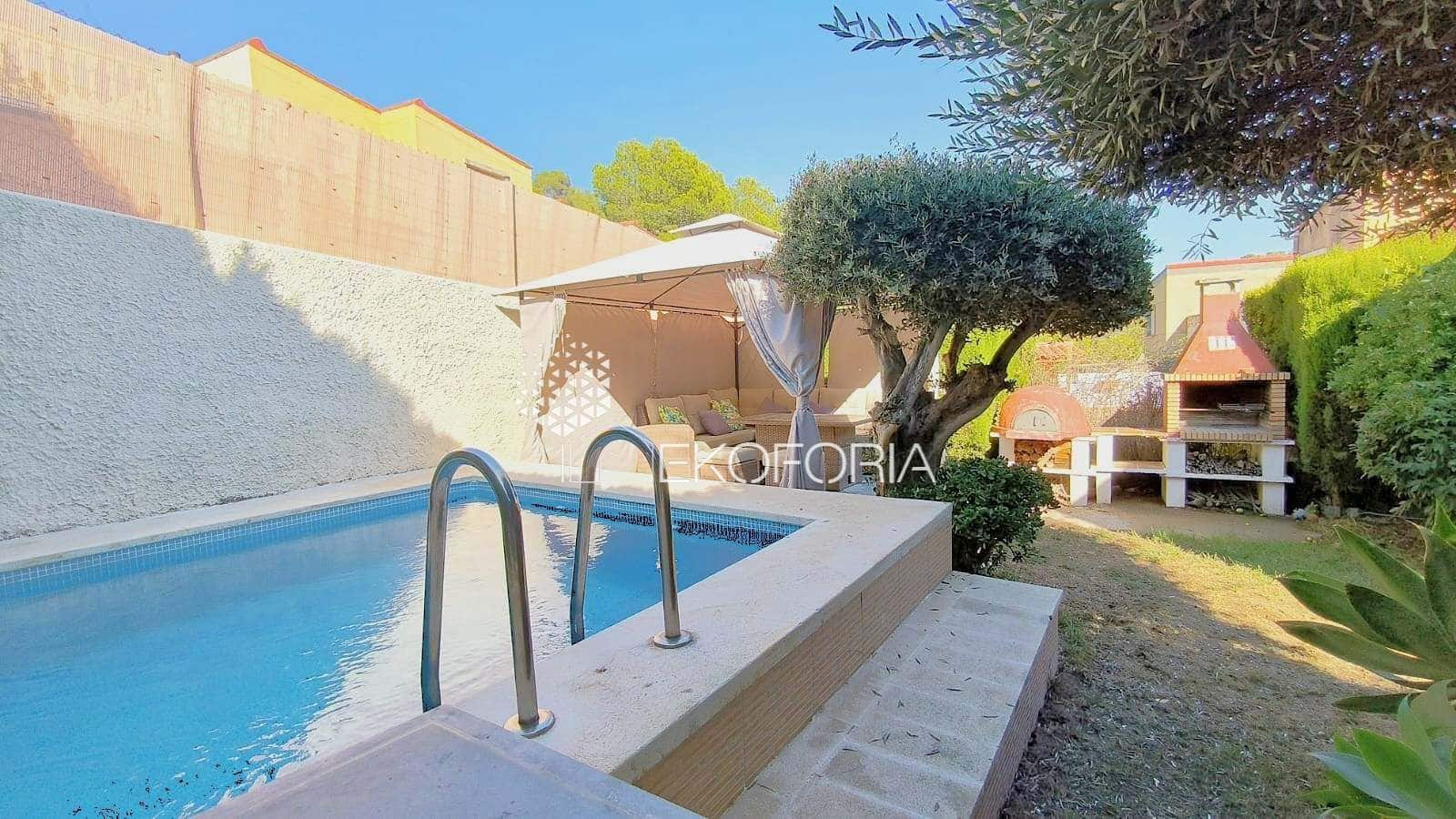 3 soveværelse Semi-Rækkehus til salg i Gilet med swimmingpool garage - € 299.000 (Ref: 9344371)