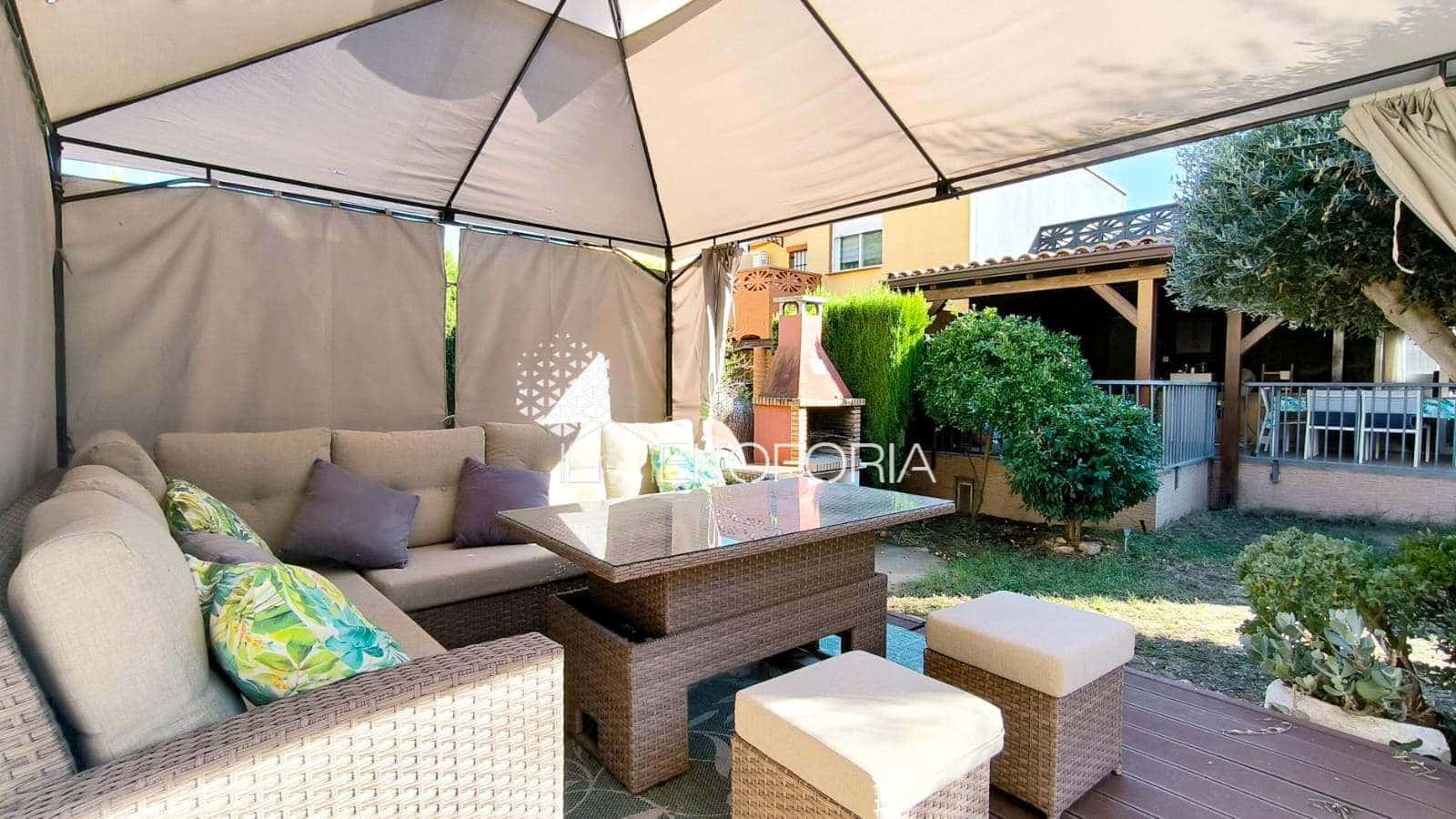 3 soveværelse Semi-Rækkehus til salg i Gilet med swimmingpool garage - € 299.000 (Ref: 9344371)