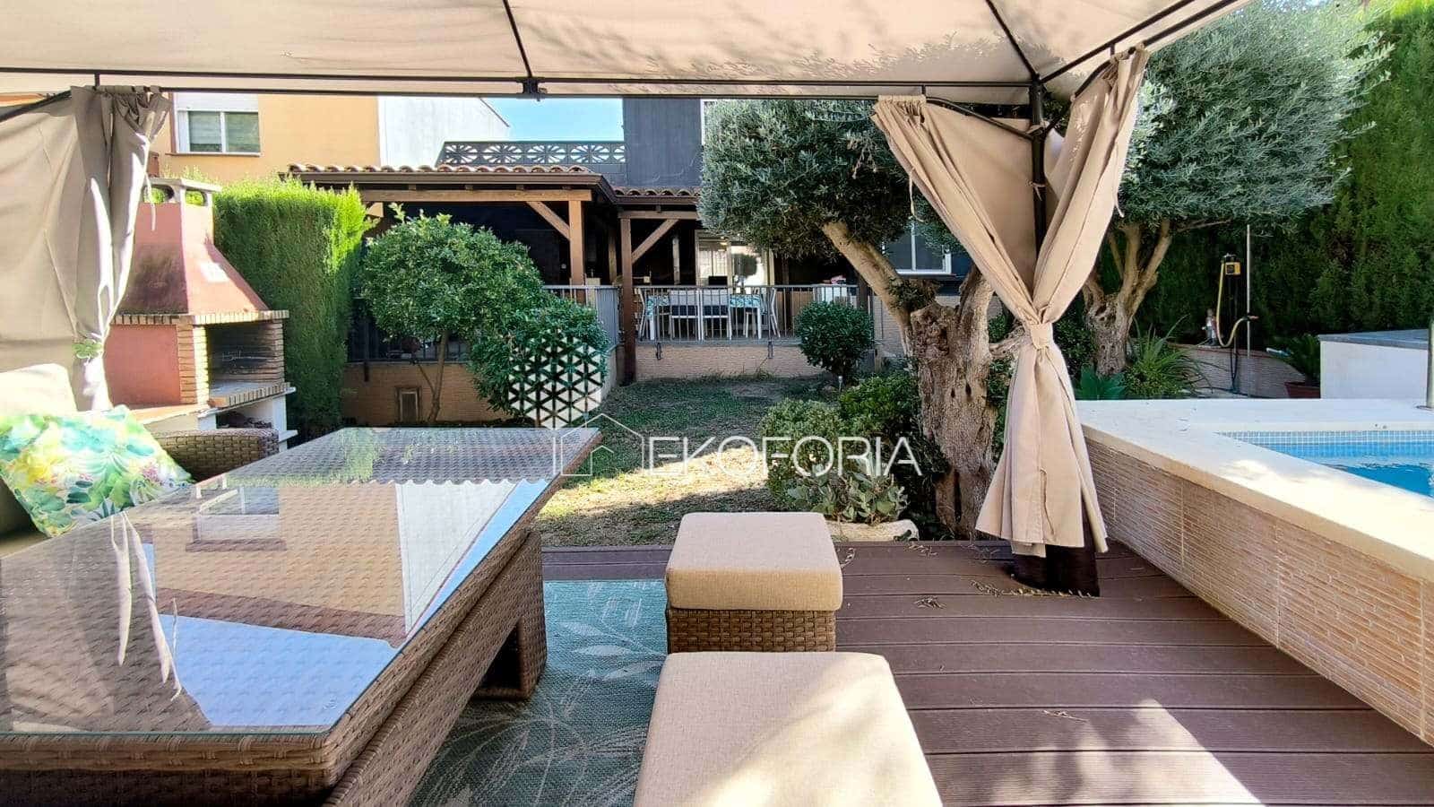 3 soveværelse Semi-Rækkehus til salg i Gilet med swimmingpool garage - € 299.000 (Ref: 9344371)