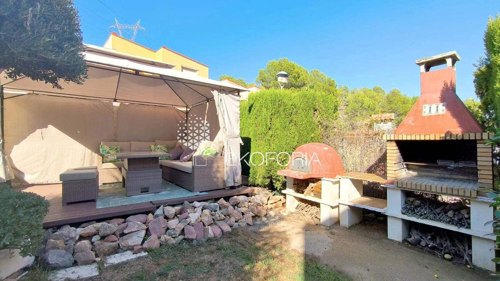 3 soveværelse Semi-Rækkehus til salg i Gilet med swimmingpool garage - € 299.000 (Ref: 9344371)