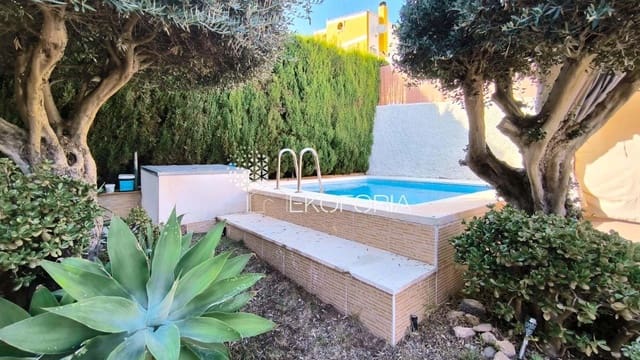 3 chambre Villa/Maison Semi-Mitoyenne à vendre à Gilet avec piscine garage - 299 000 € (Ref: 9344371)