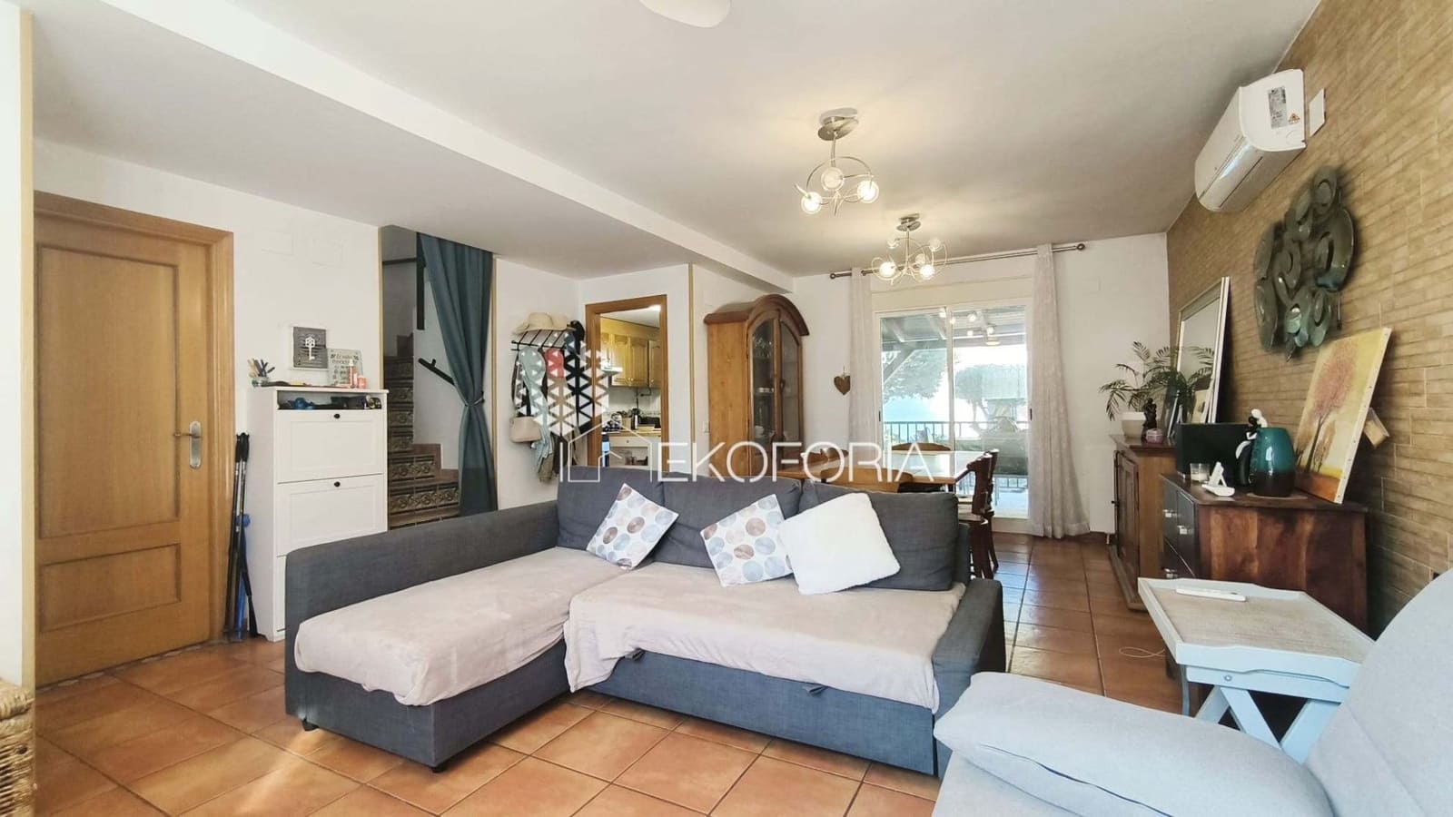 3 soveværelse Semi-Rækkehus til salg i Gilet med swimmingpool garage - € 299.000 (Ref: 9344371)