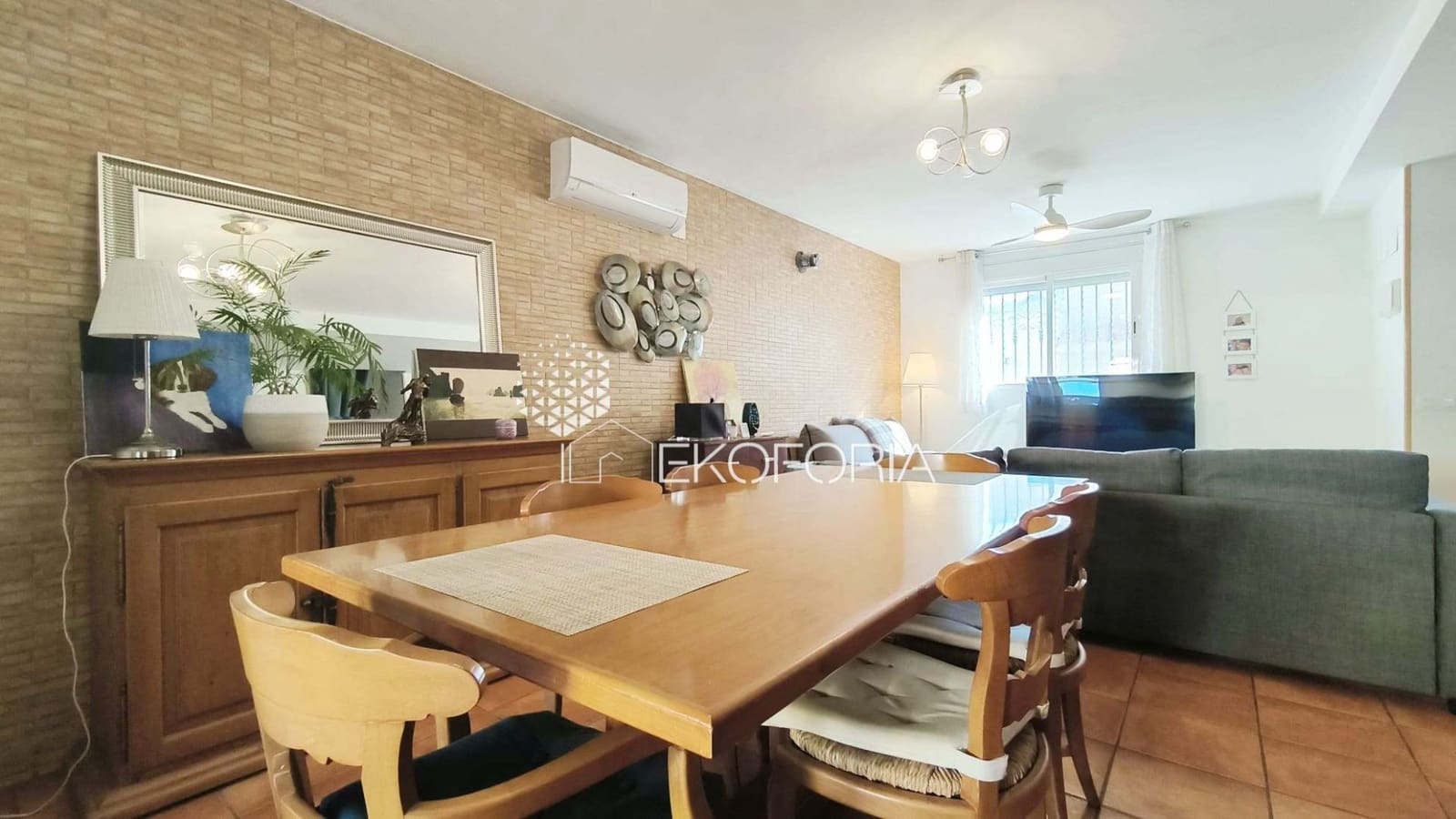 3 soveværelse Semi-Rækkehus til salg i Gilet med swimmingpool garage - € 299.000 (Ref: 9344371)