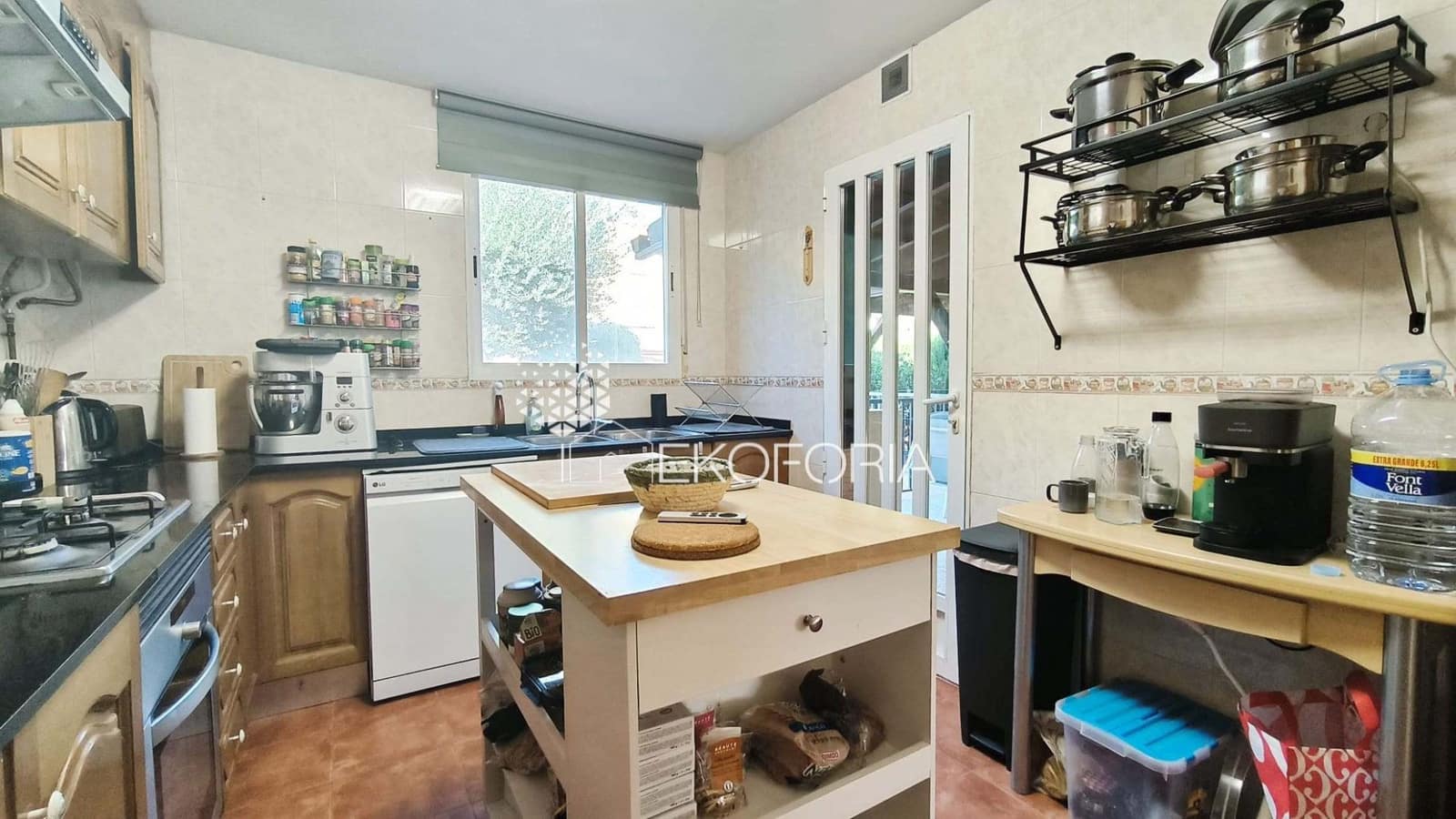 3 soveværelse Semi-Rækkehus til salg i Gilet med swimmingpool garage - € 299.000 (Ref: 9344371)