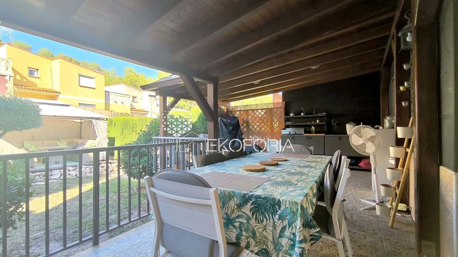 3 soveværelse Semi-Rækkehus til salg i Gilet med swimmingpool garage - € 299.000 (Ref: 9344371)