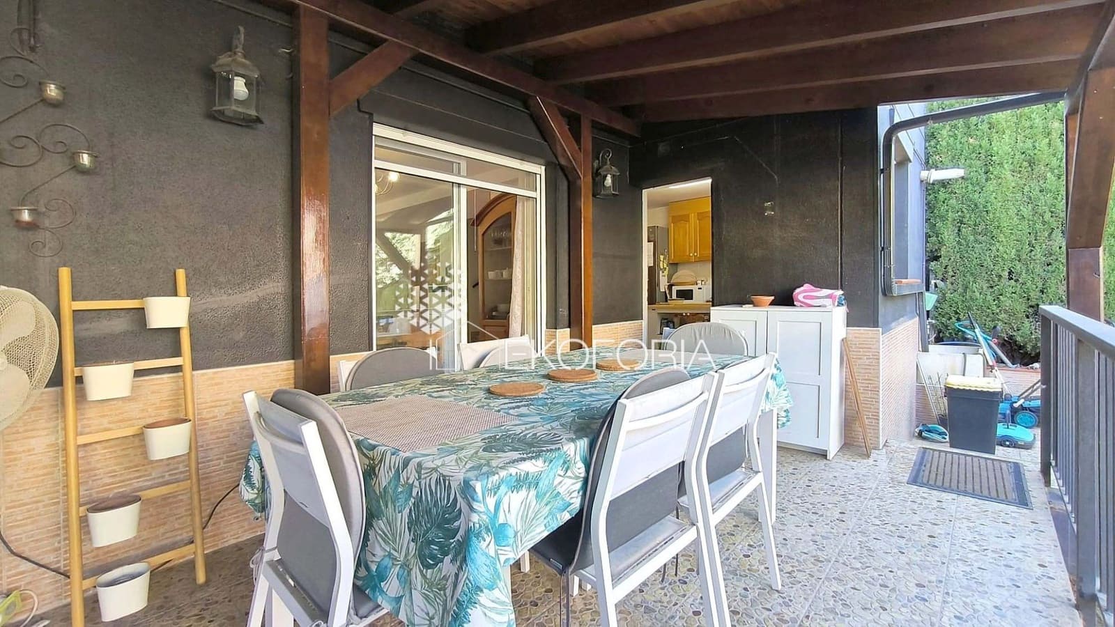 3 soveværelse Semi-Rækkehus til salg i Gilet med swimmingpool garage - € 299.000 (Ref: 9344371)