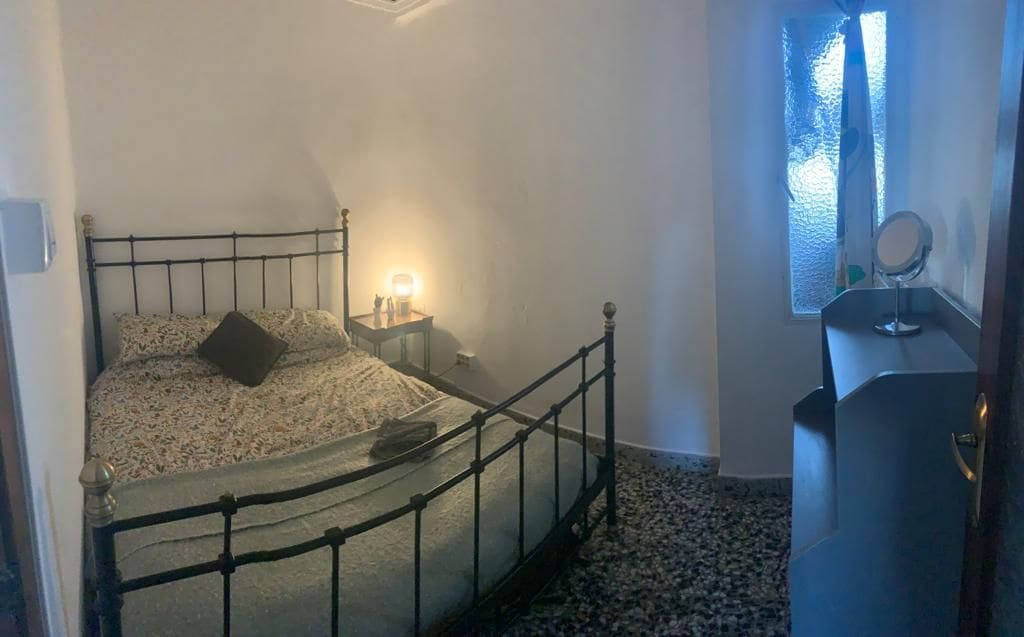 3 soverom Leilighet til leie i Valencia by - € 900 (Ref: 9376648)