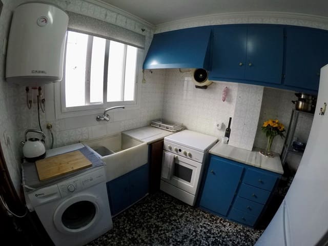 3 soverom Leilighet til leie i Valencia by - € 900 (Ref: 9376648)