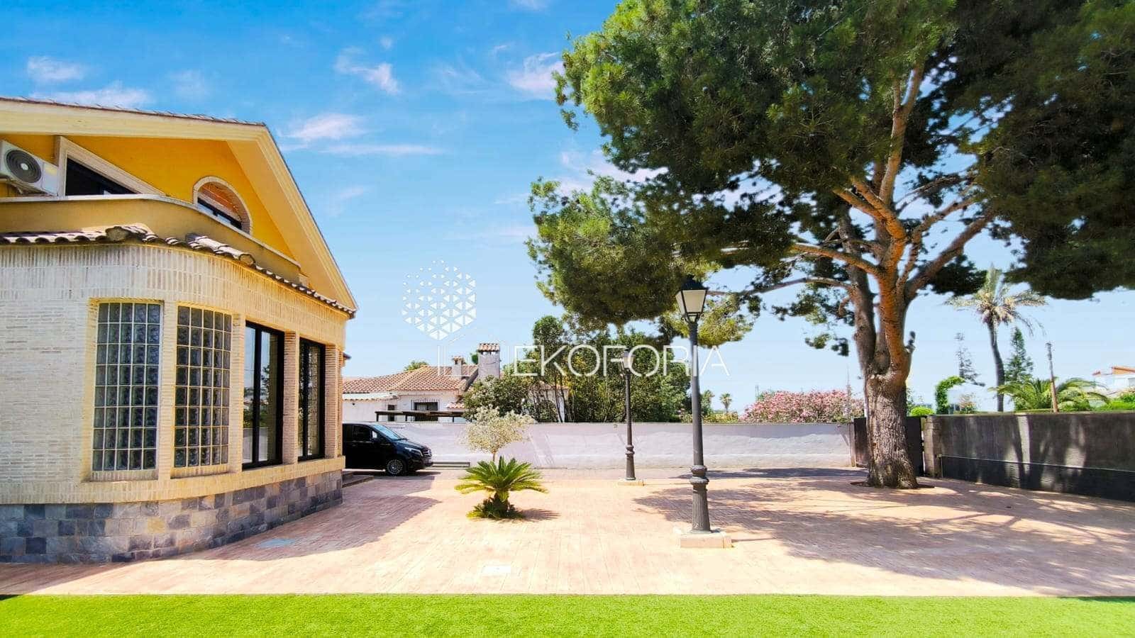 5 soverom Villa til salgs i La Pobla de Vallbona med svømmebasseng garasje - € 615 000 (Ref: 9410619)