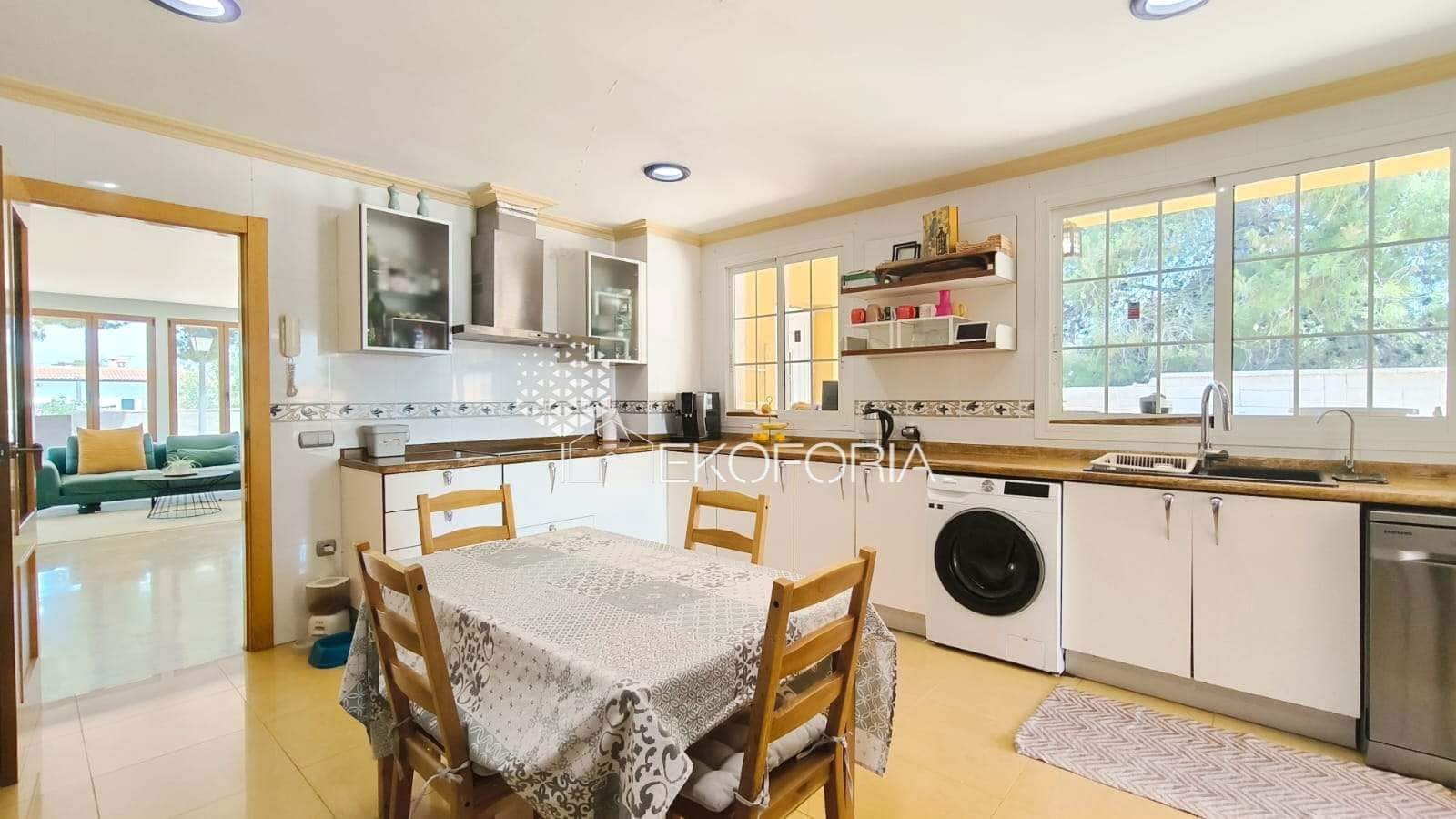 5 soverom Villa til salgs i La Pobla de Vallbona med svømmebasseng garasje - € 615 000 (Ref: 9410619)