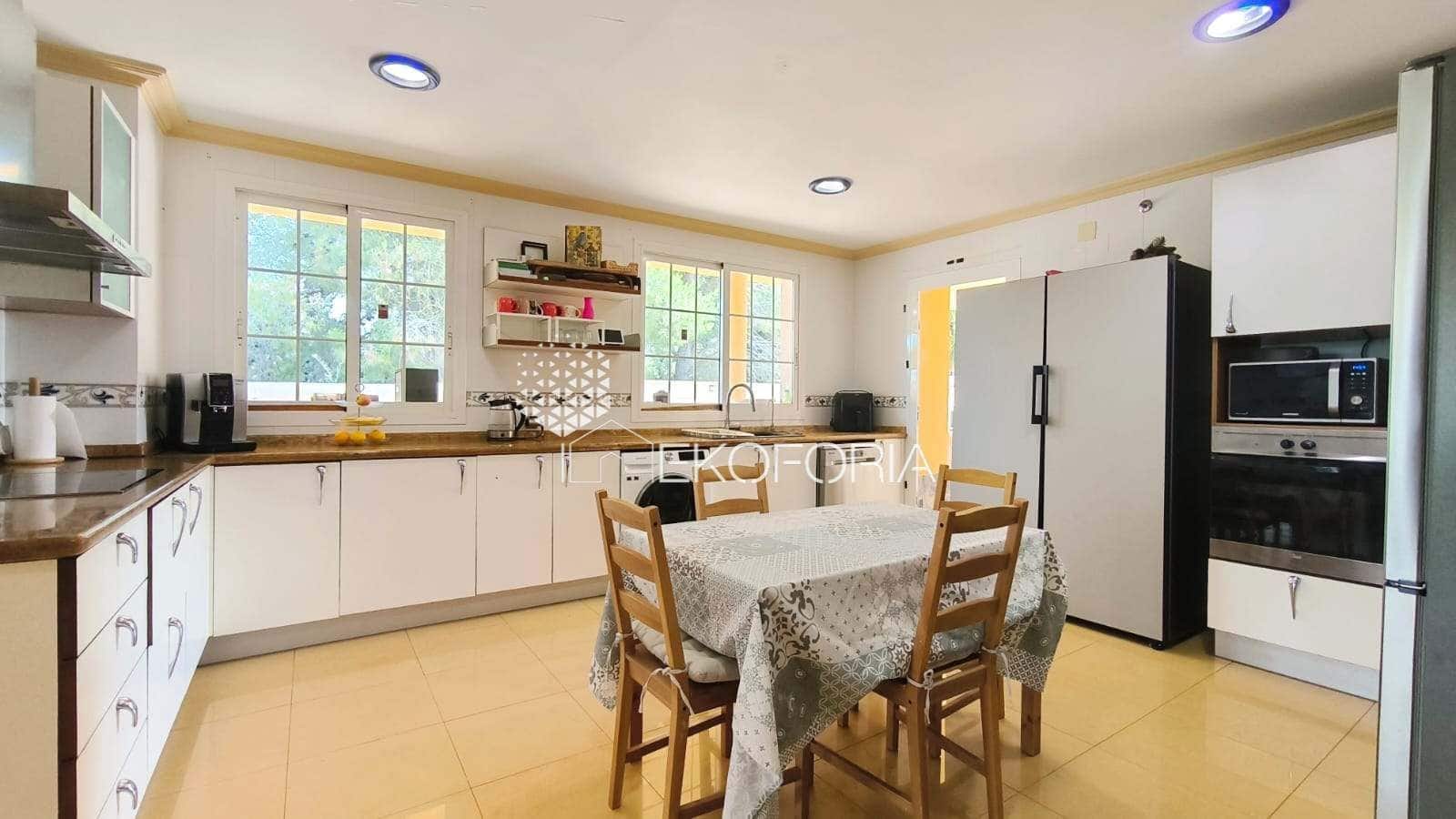 5 soverom Villa til salgs i La Pobla de Vallbona med svømmebasseng garasje - € 615 000 (Ref: 9410619)