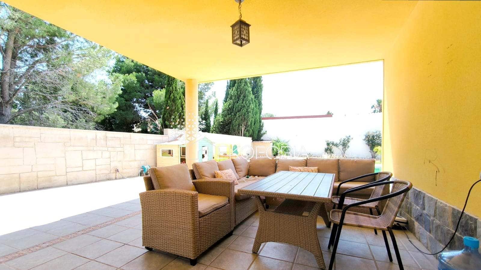 5 soverom Villa til salgs i La Pobla de Vallbona med svømmebasseng garasje - € 615 000 (Ref: 9410619)