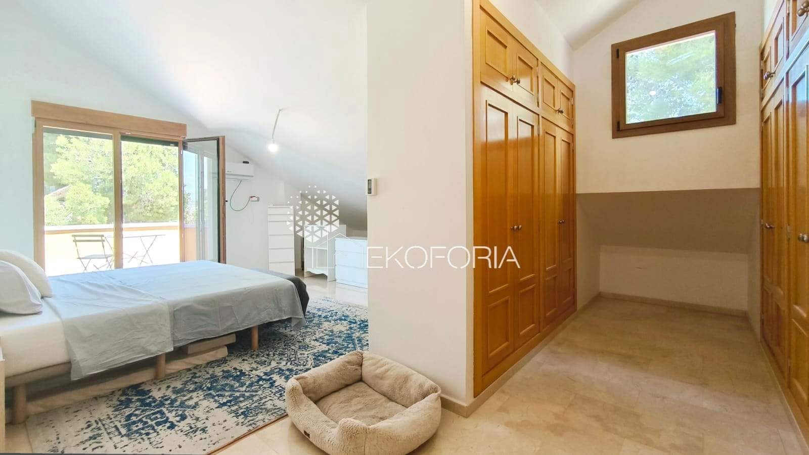 5 soverom Villa til salgs i La Pobla de Vallbona med svømmebasseng garasje - € 615 000 (Ref: 9410619)