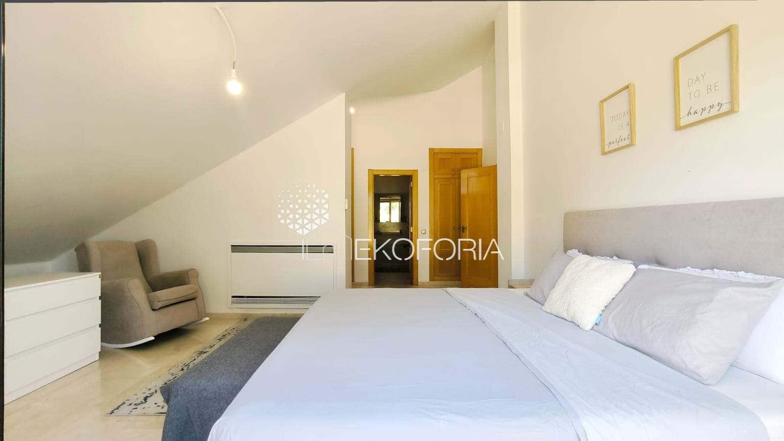 5 soverom Villa til salgs i La Pobla de Vallbona med svømmebasseng garasje - € 615 000 (Ref: 9410619)