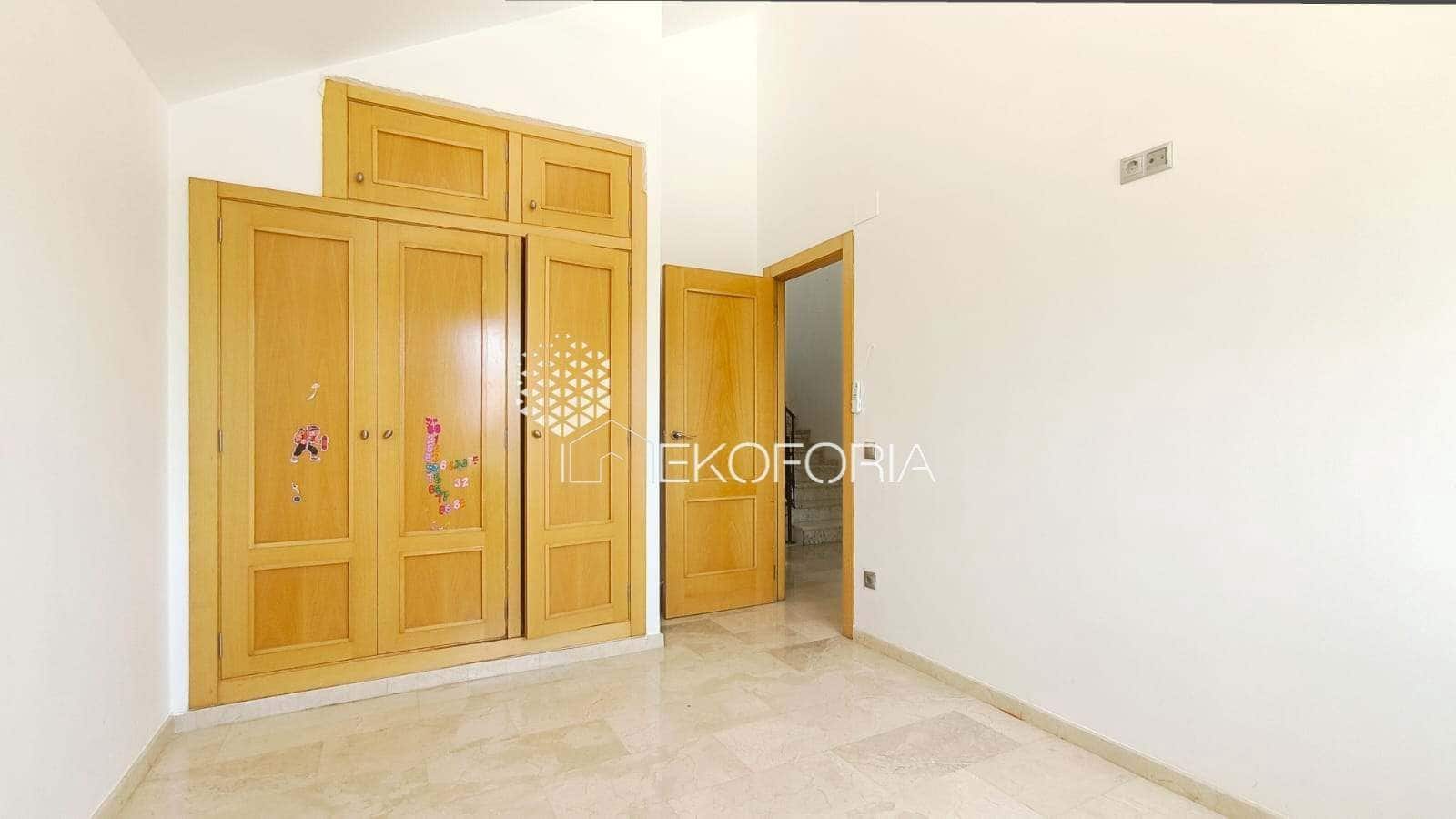 5 soverom Villa til salgs i La Pobla de Vallbona med svømmebasseng garasje - € 615 000 (Ref: 9410619)